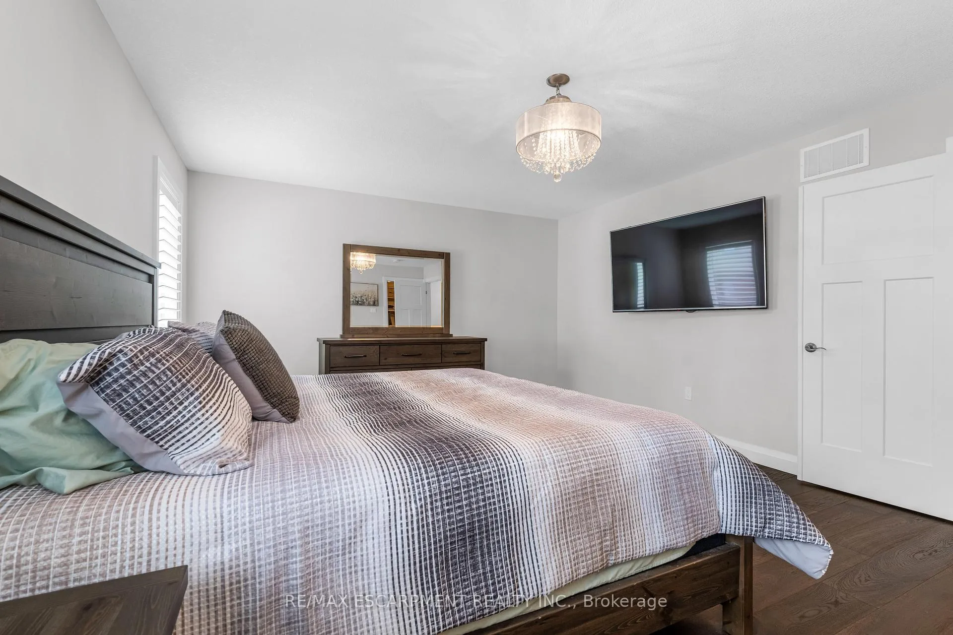 Photo 21 of Unit 16, 270 Main Street W, Grimsby, Grimsby West — HOMEH