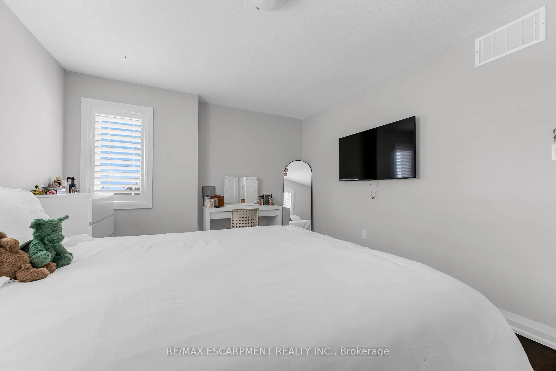 Photo 34 of Unit 16, 270 Main Street W, Grimsby, Grimsby West — HOMEH