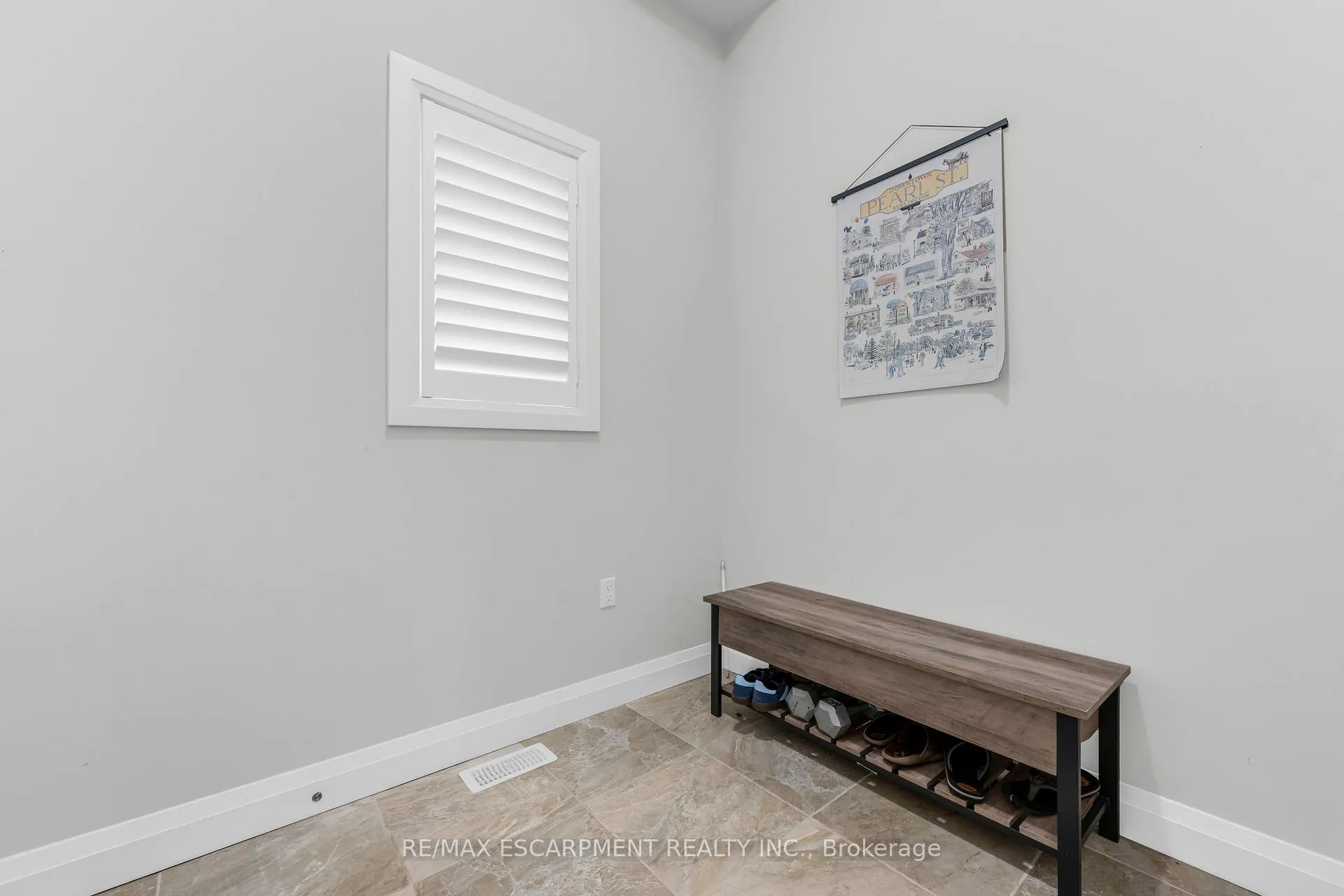 Photo 38 of Unit 16, 270 Main Street W, Grimsby, Grimsby West — HOMEH