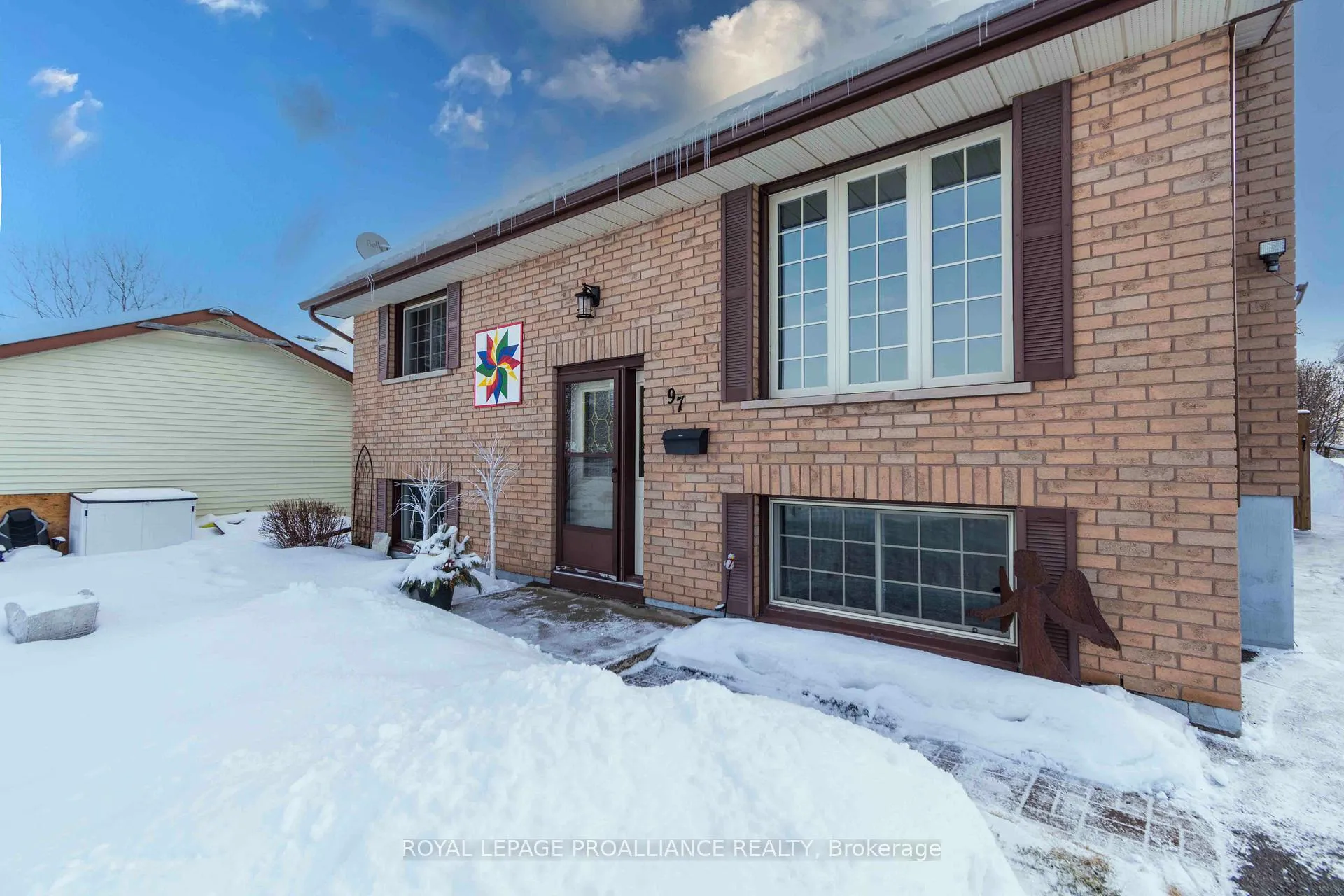 Photo 2 of 97 Prospect Hill, Quinte West, Trenton Ward — HOMEH