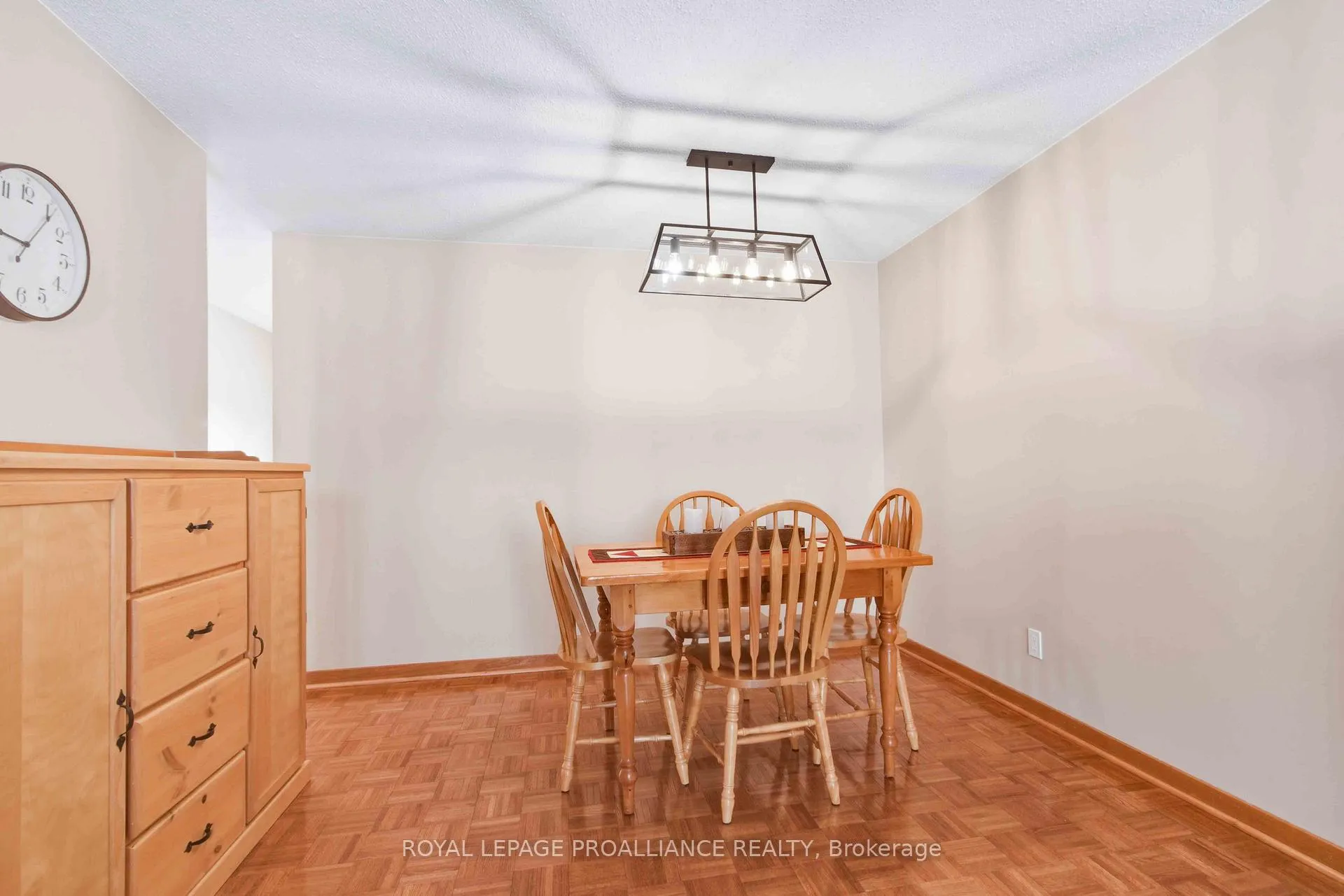 Photo 8 of 97 Prospect Hill, Quinte West, Trenton Ward — HOMEH