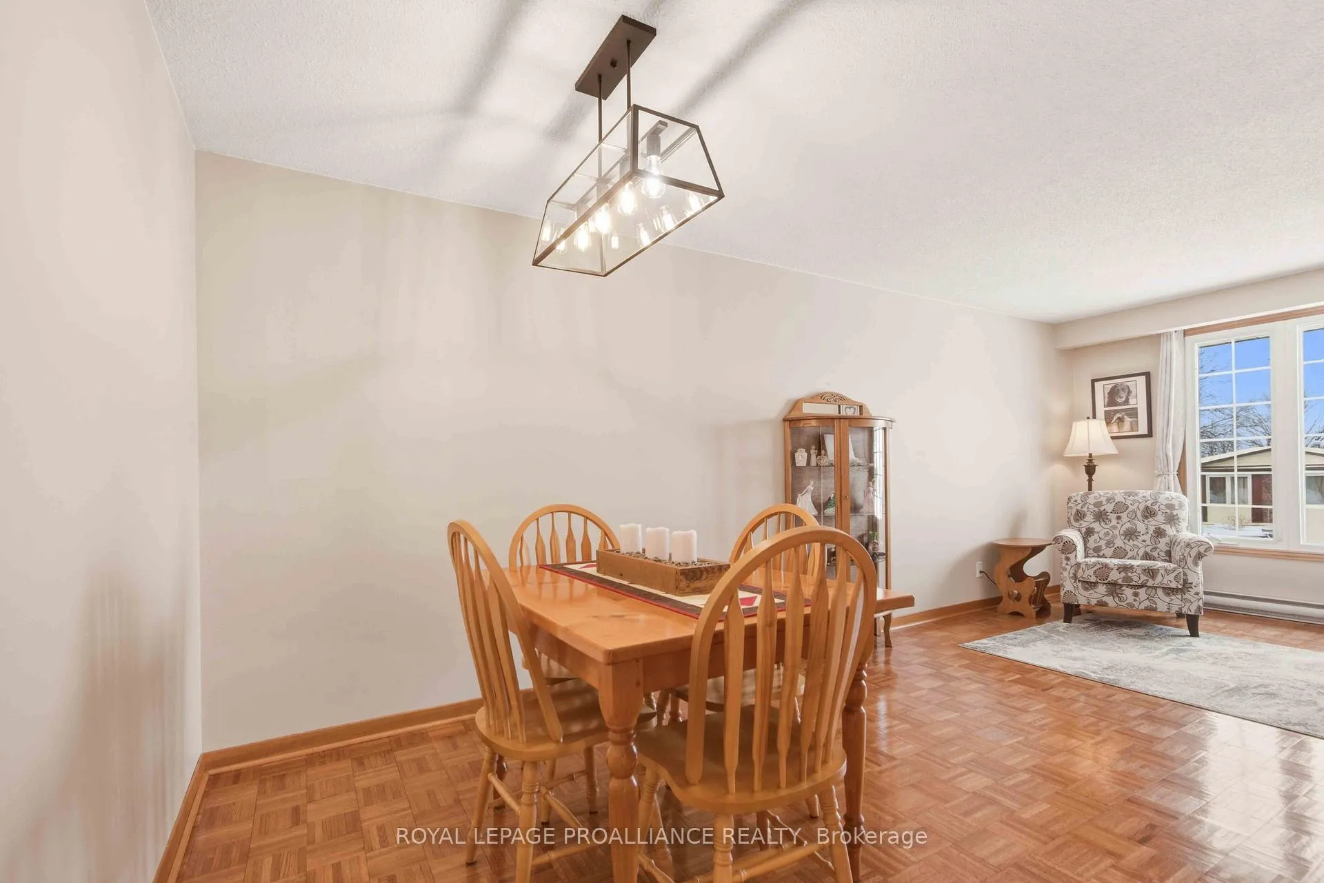 Photo 9 of 97 Prospect Hill, Quinte West, Trenton Ward — HOMEH
