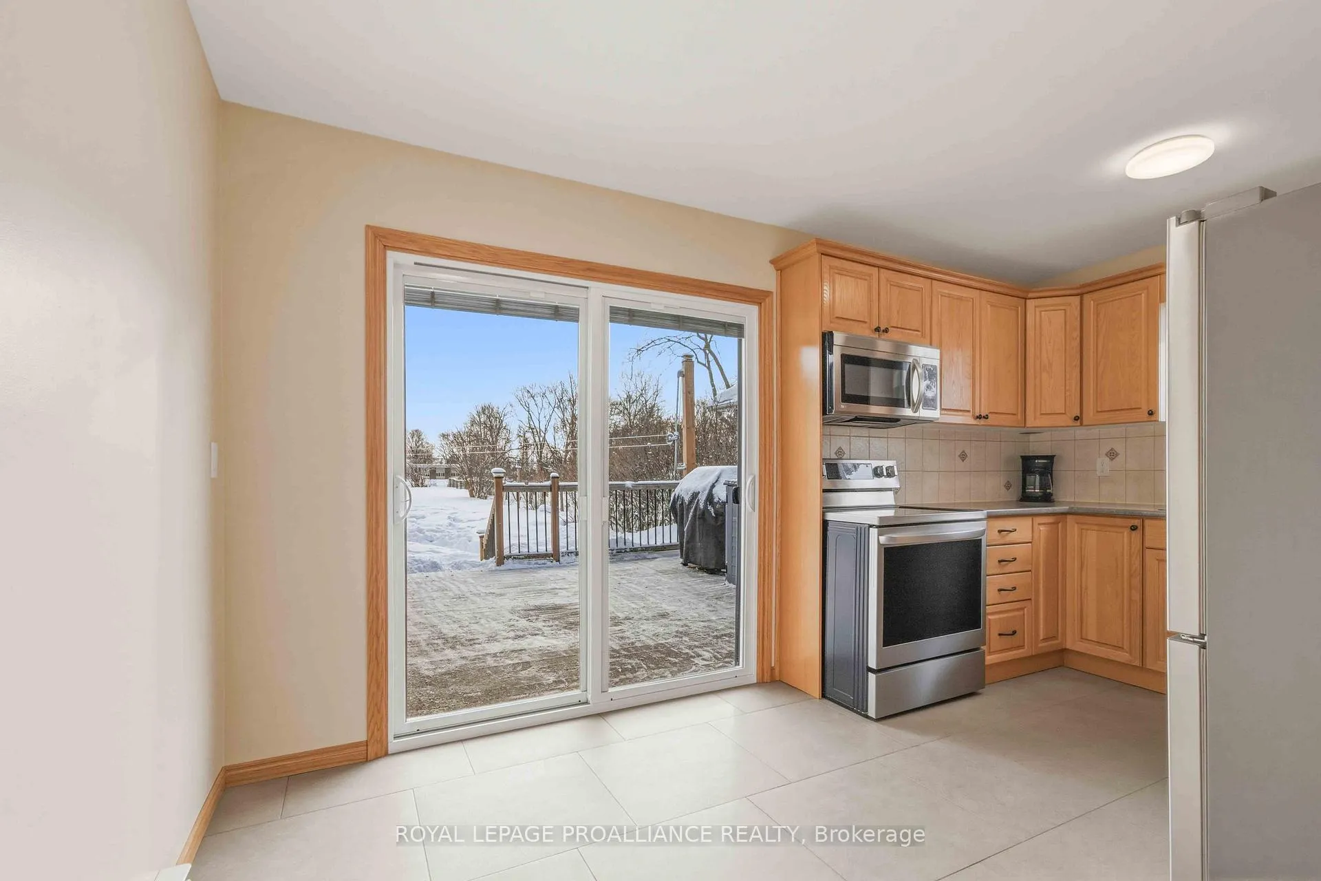 Photo 10 of 97 Prospect Hill, Quinte West, Trenton Ward — HOMEH