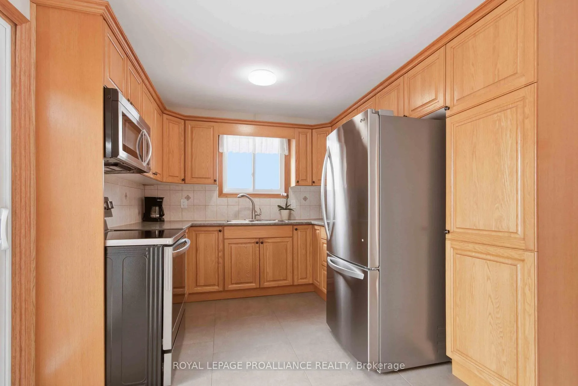 Photo 11 of 97 Prospect Hill, Quinte West, Trenton Ward — HOMEH