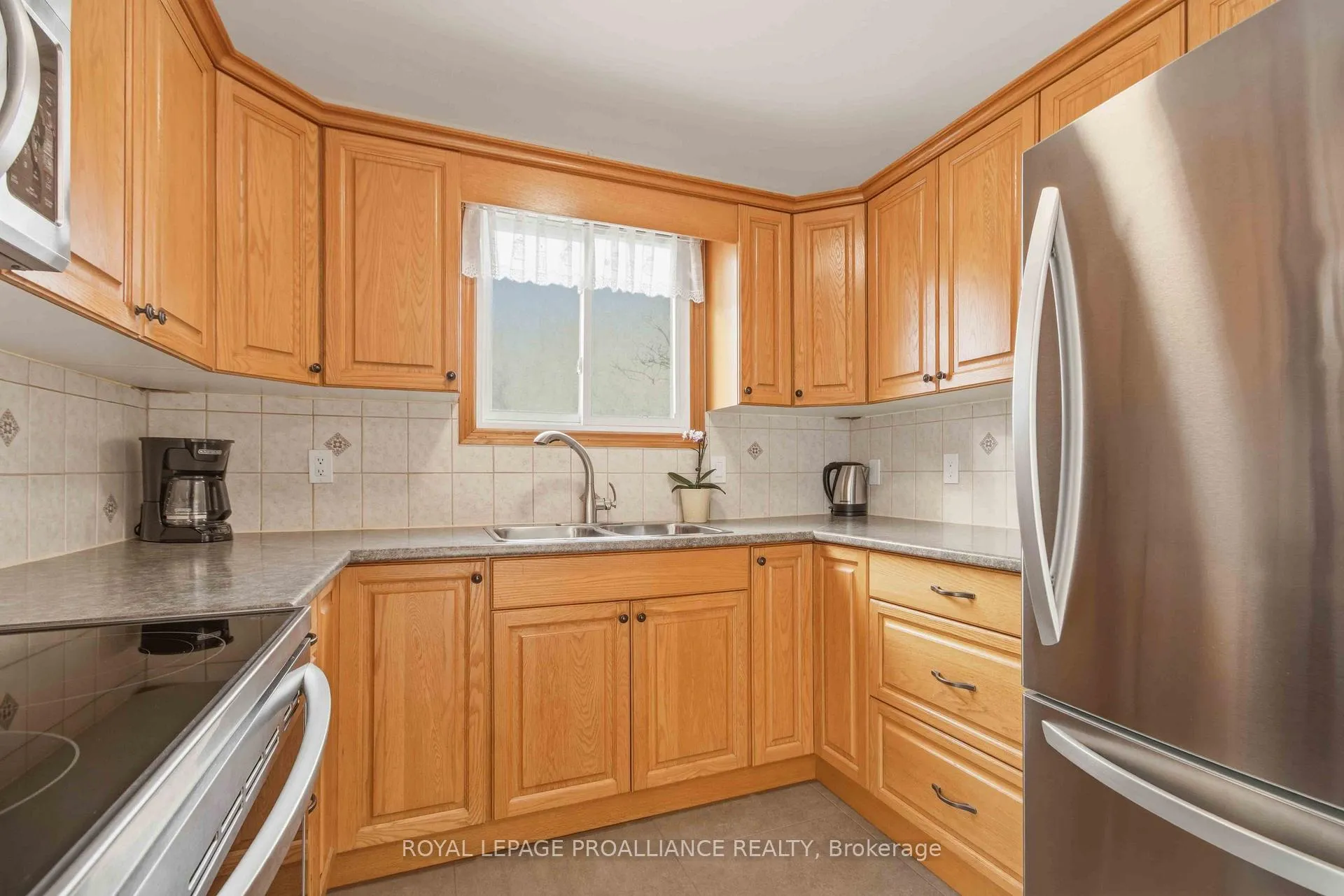 Photo 12 of 97 Prospect Hill, Quinte West, Trenton Ward — HOMEH