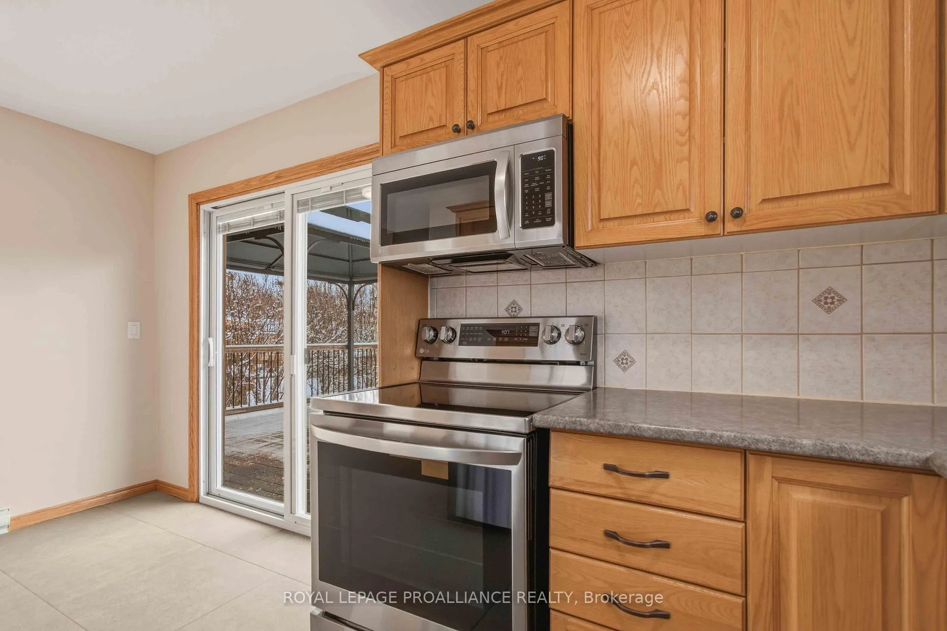 Photo 13 of 97 Prospect Hill, Quinte West, Trenton Ward — HOMEH