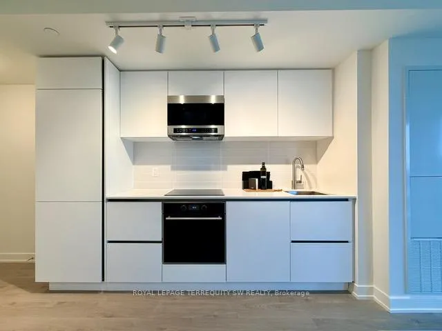 Photo 3 of Unit 1005N, 110 Broadway Avenue, Toronto, Mount Pleasant West — HOMEH