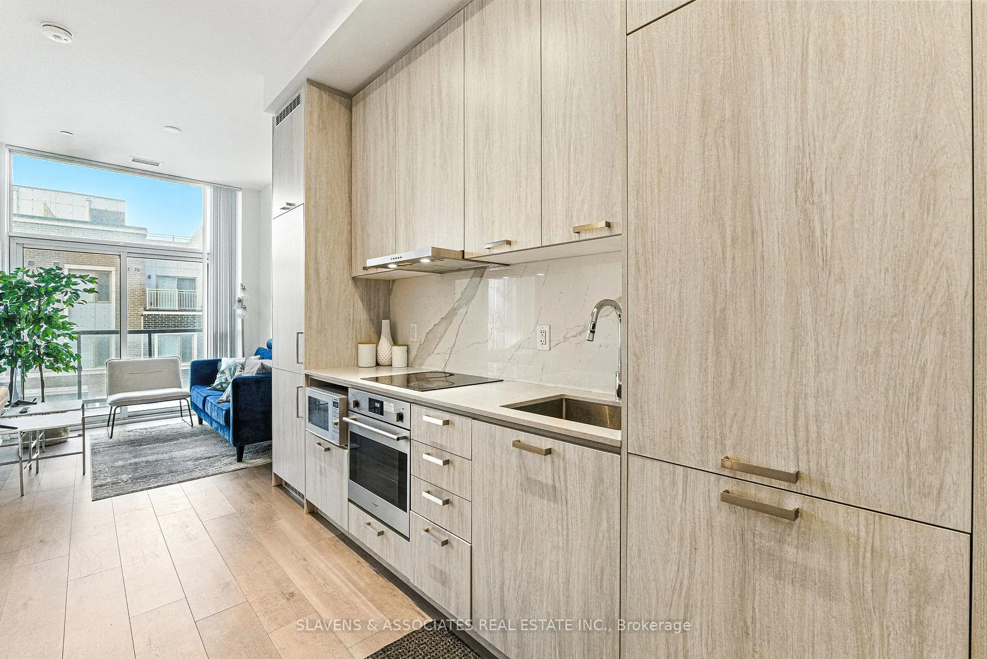 Photo 6 of Unit 201, 60 Honeycrisp Crescent, Vaughan, Vaughan Corporate Centre — HOMEH