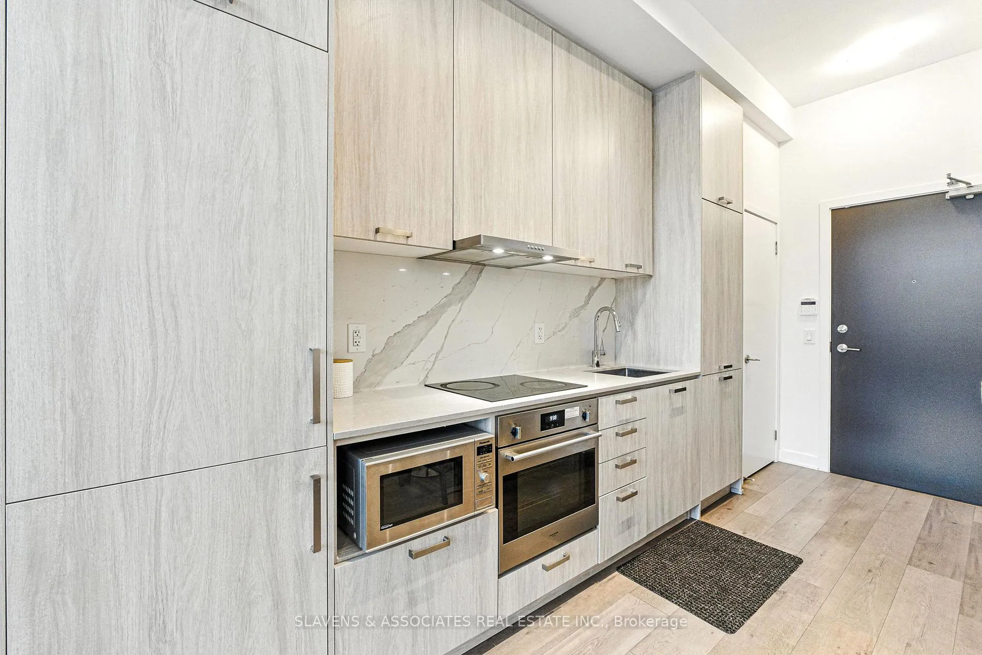Photo 7 of Unit 201, 60 Honeycrisp Crescent, Vaughan, Vaughan Corporate Centre — HOMEH