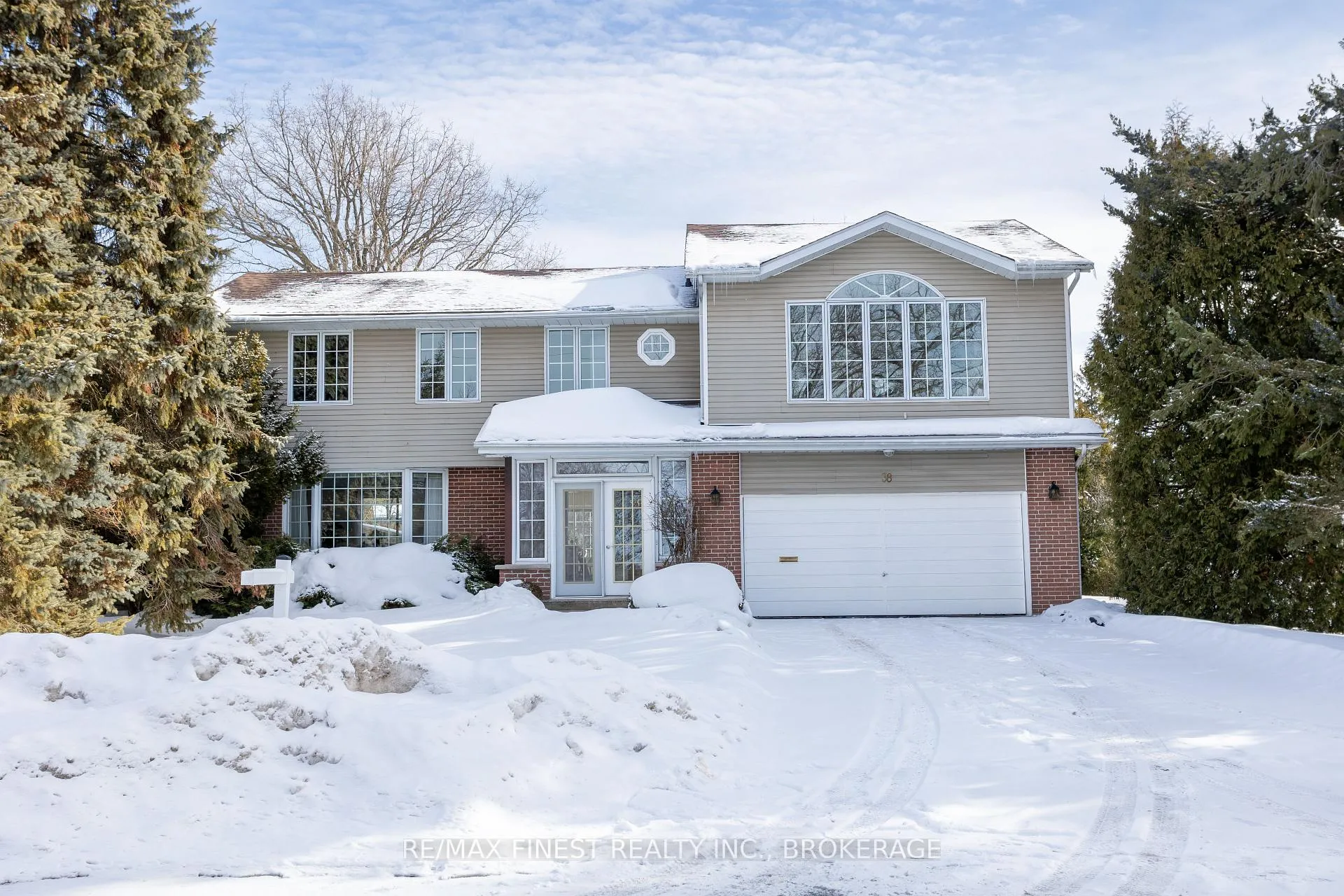 Photo 1 of 38 Lakeland Point Drive, Kingston, City Southwest — HOMEH