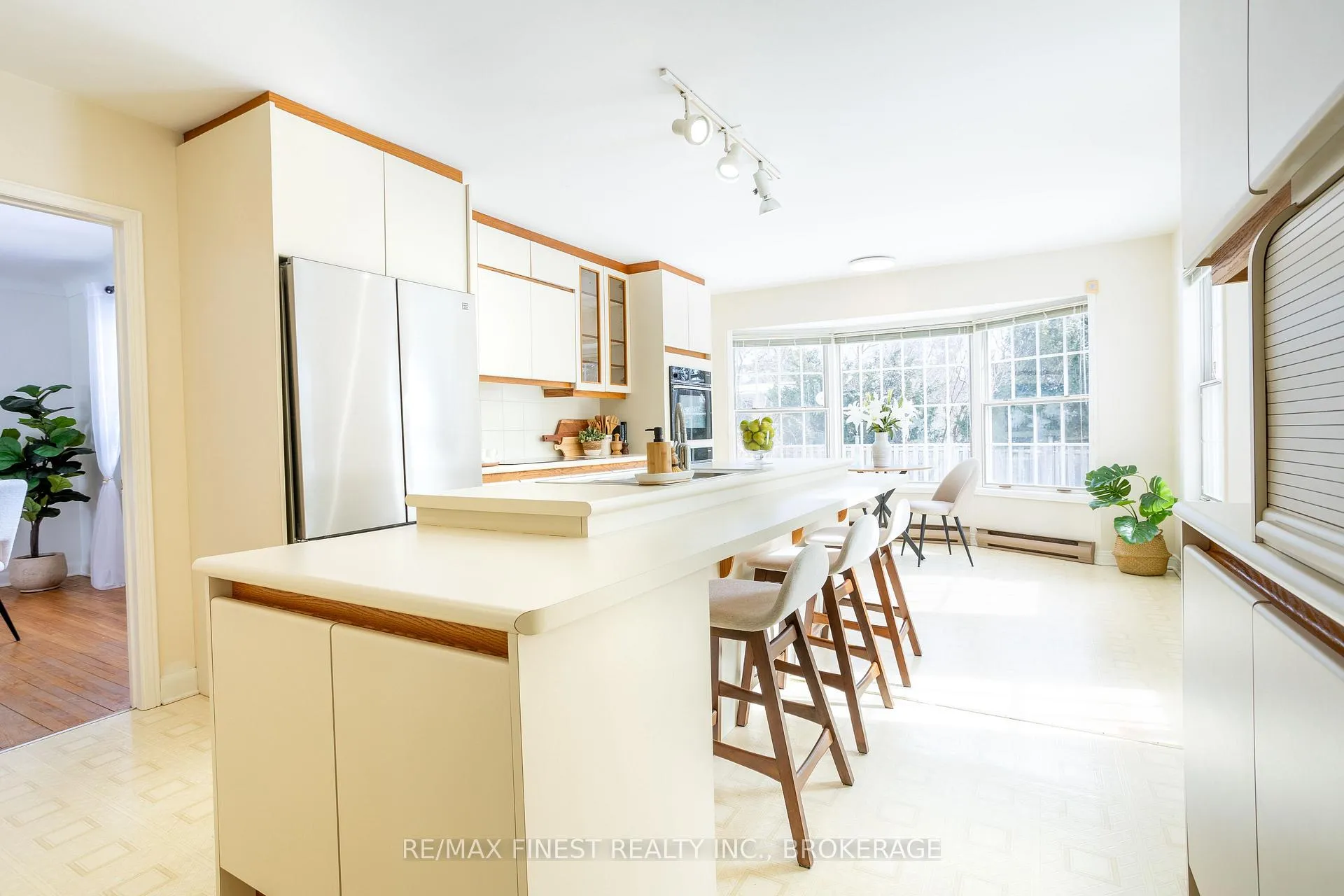 Photo 13 of 38 Lakeland Point Drive, Kingston, City Southwest — HOMEH