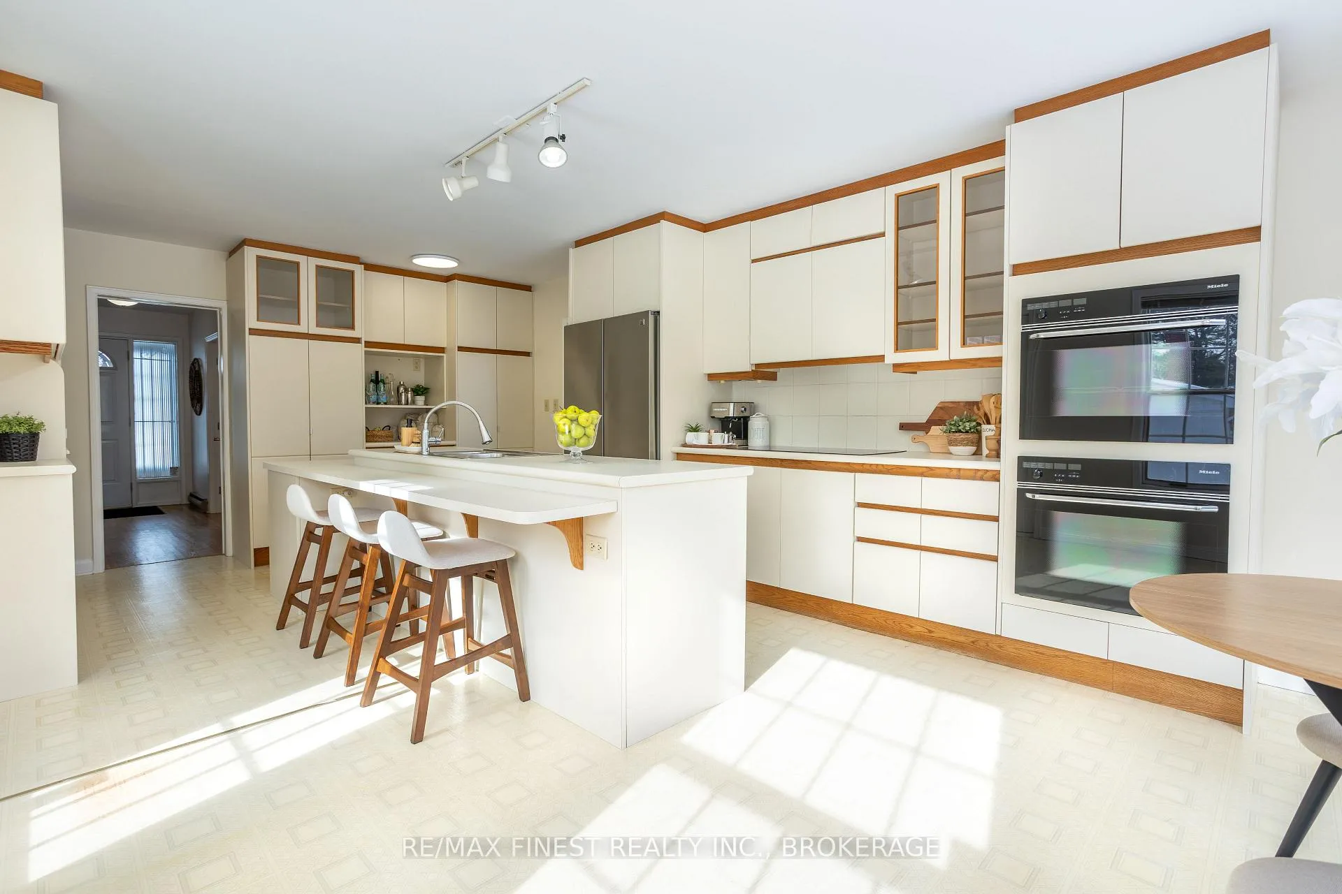 Photo 15 of 38 Lakeland Point Drive, Kingston, City Southwest — HOMEH