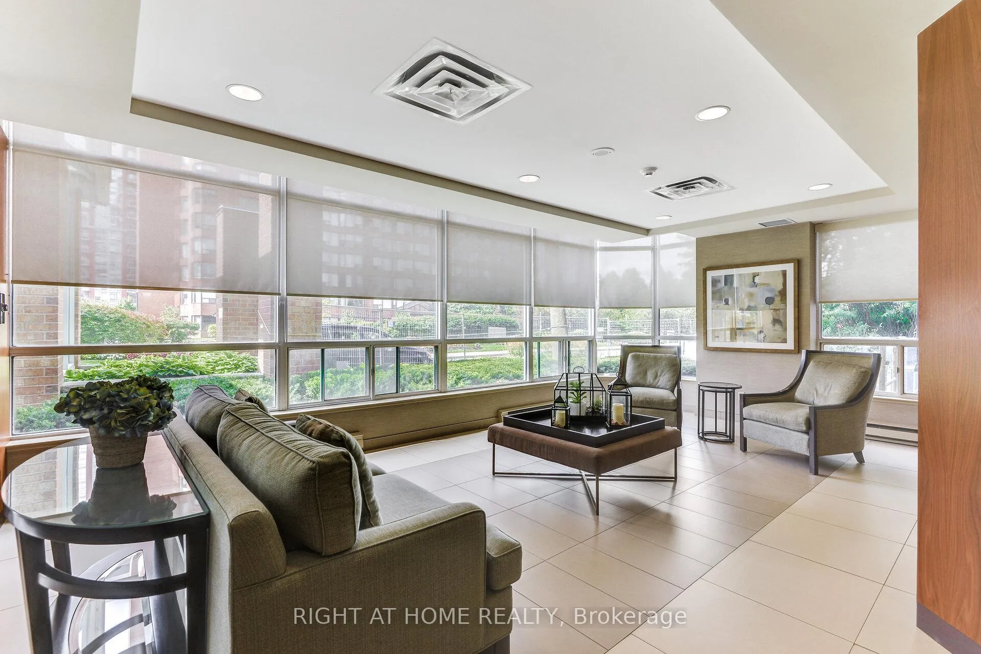 Photo 3 of Unit 514, 1276 Maple Crossing Boulevard, Burlington, Brant — HOMEH