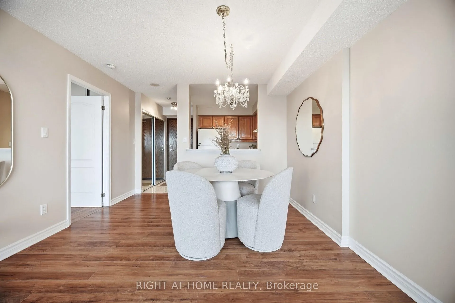 Photo 8 of Unit 514, 1276 Maple Crossing Boulevard, Burlington, Brant — HOMEH