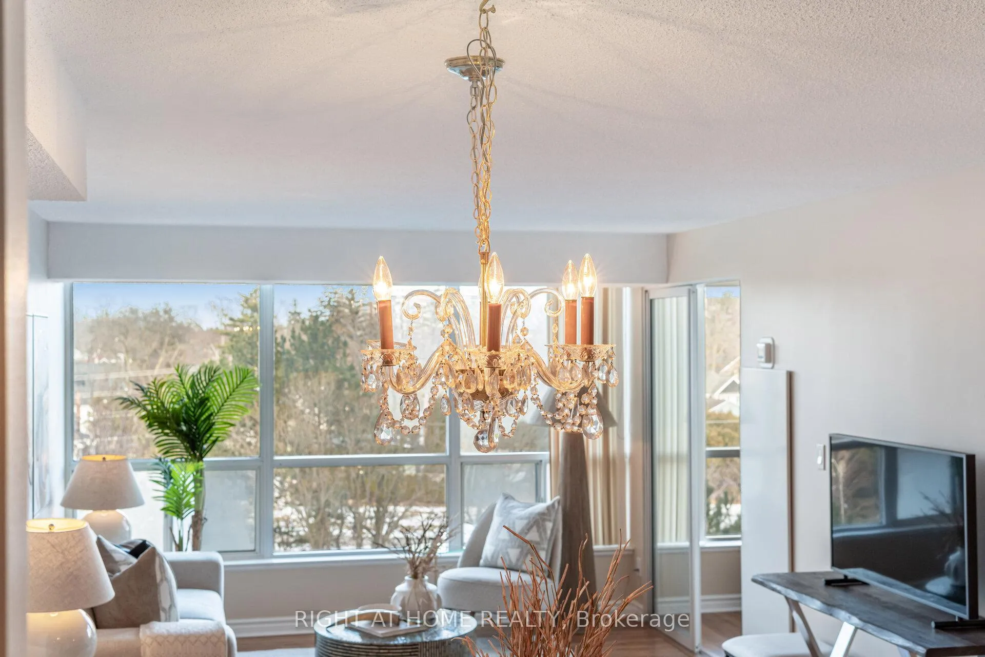 Photo 9 of Unit 514, 1276 Maple Crossing Boulevard, Burlington, Brant — HOMEH