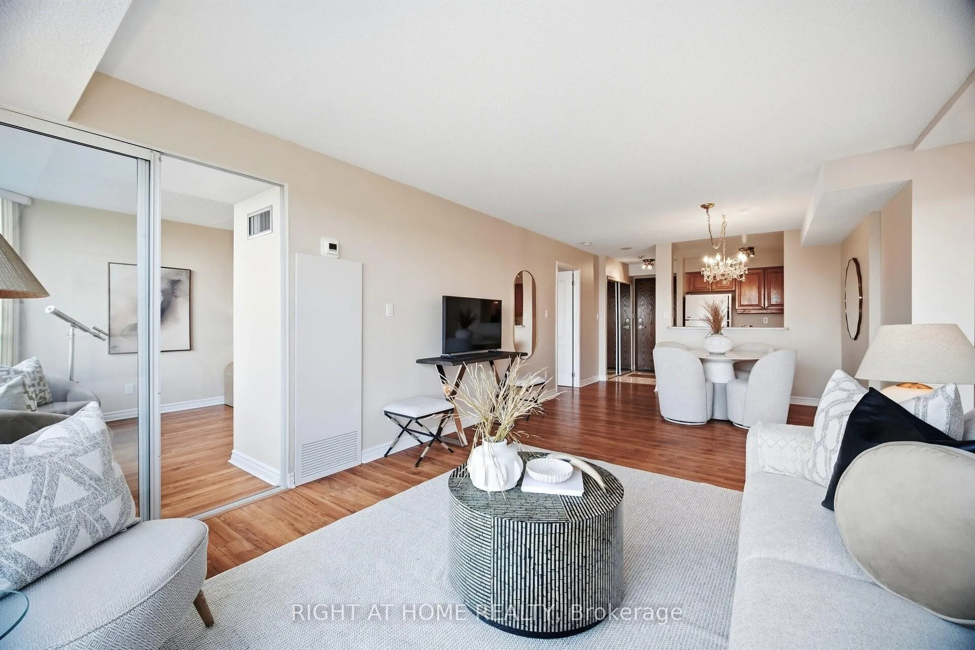 Photo 17 of Unit 514, 1276 Maple Crossing Boulevard, Burlington, Brant — HOMEH