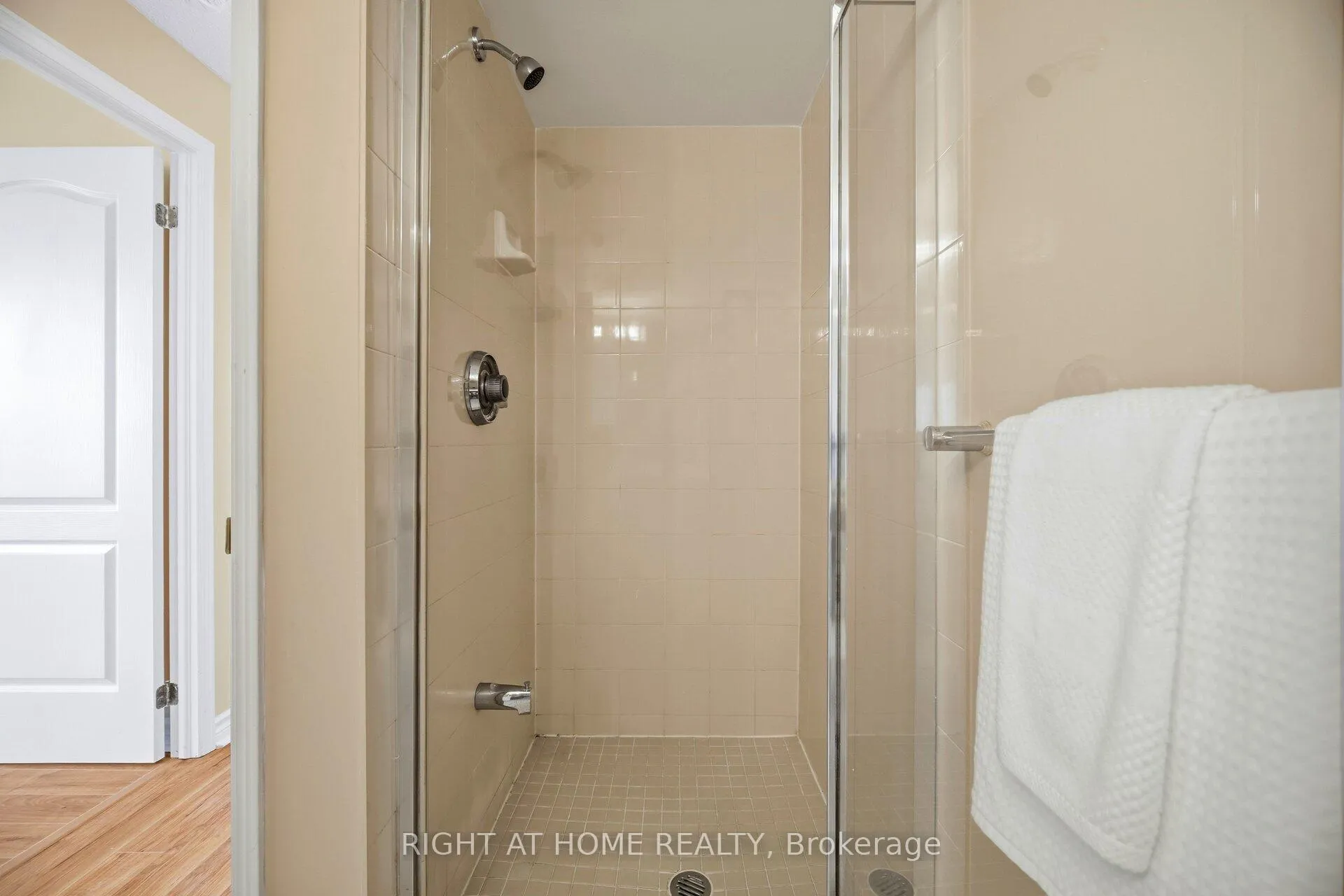 Photo 23 of Unit 514, 1276 Maple Crossing Boulevard, Burlington, Brant — HOMEH