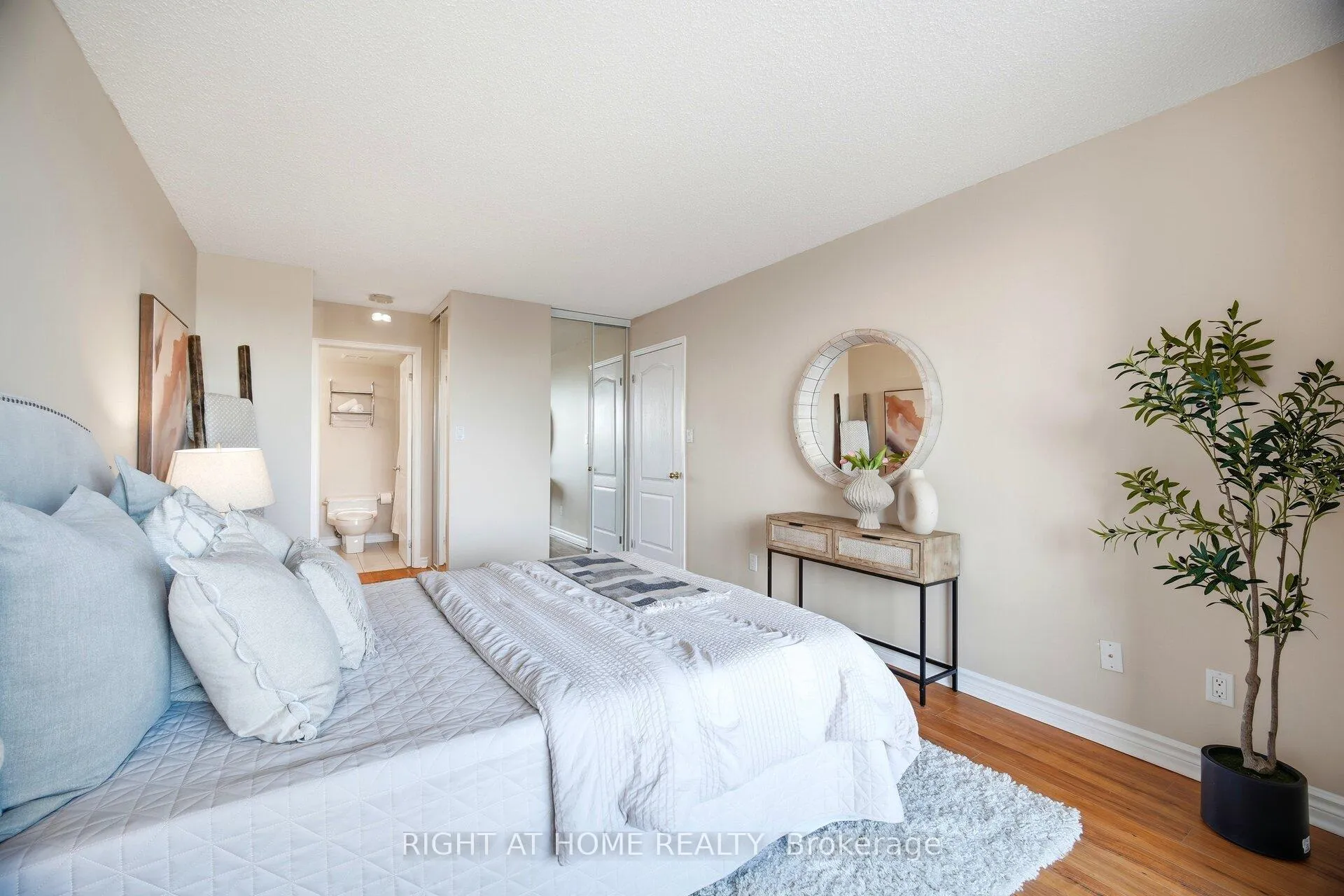Photo 31 of Unit 514, 1276 Maple Crossing Boulevard, Burlington, Brant — HOMEH