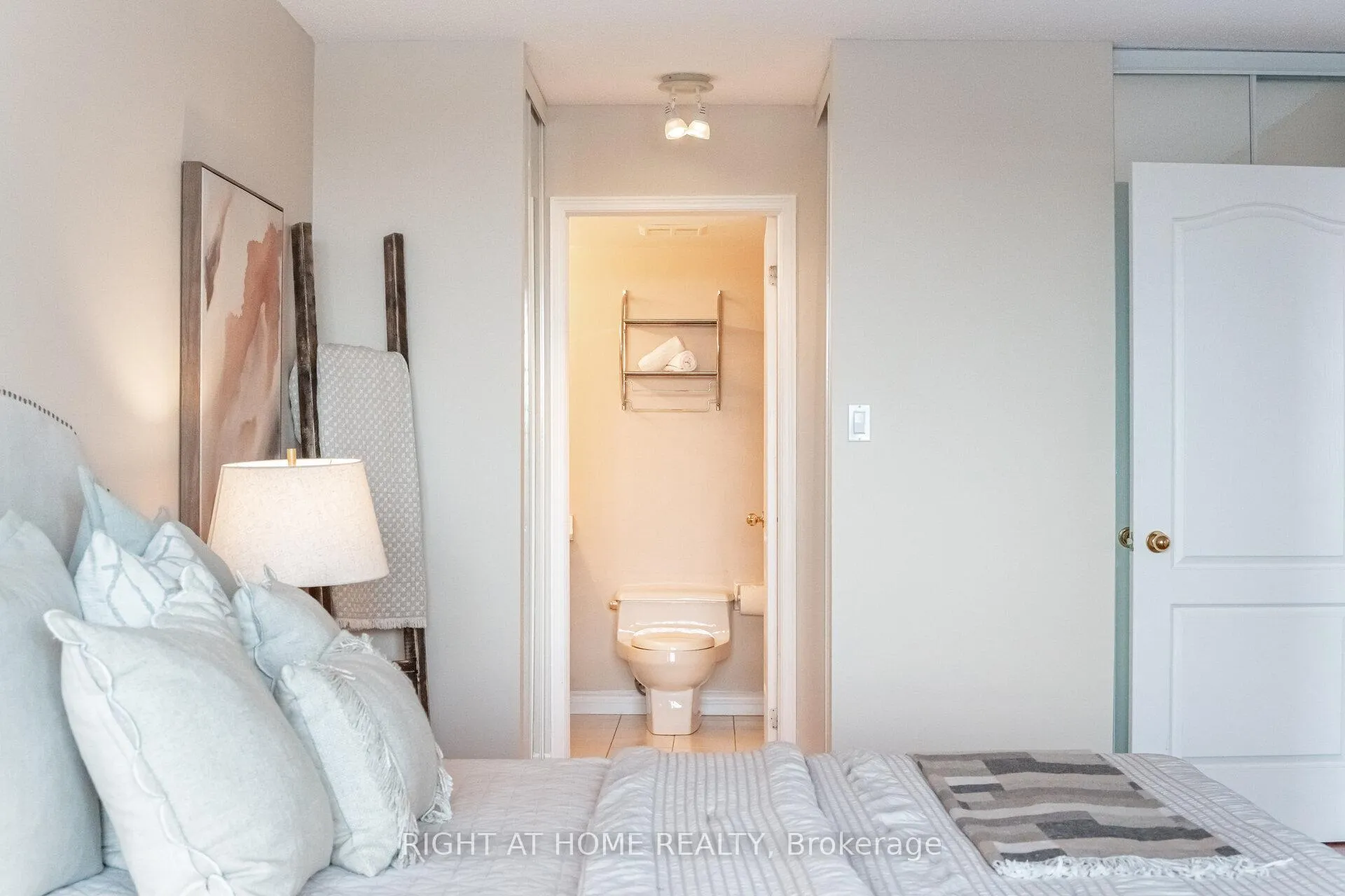Photo 32 of Unit 514, 1276 Maple Crossing Boulevard, Burlington, Brant — HOMEH