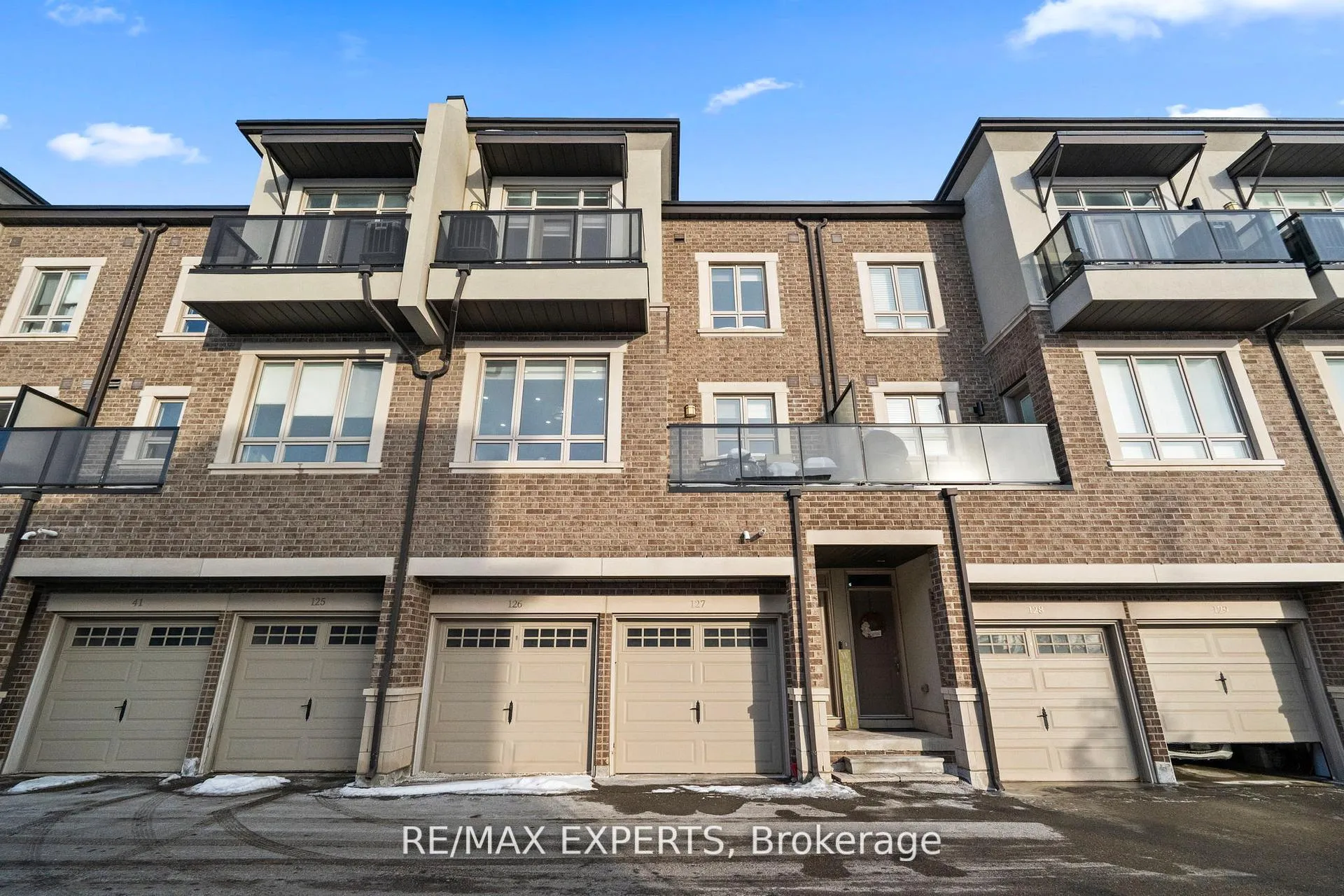 Photo 1 of Unit 16, 125 Kayla Crescent, Vaughan, Maple — HOMEH