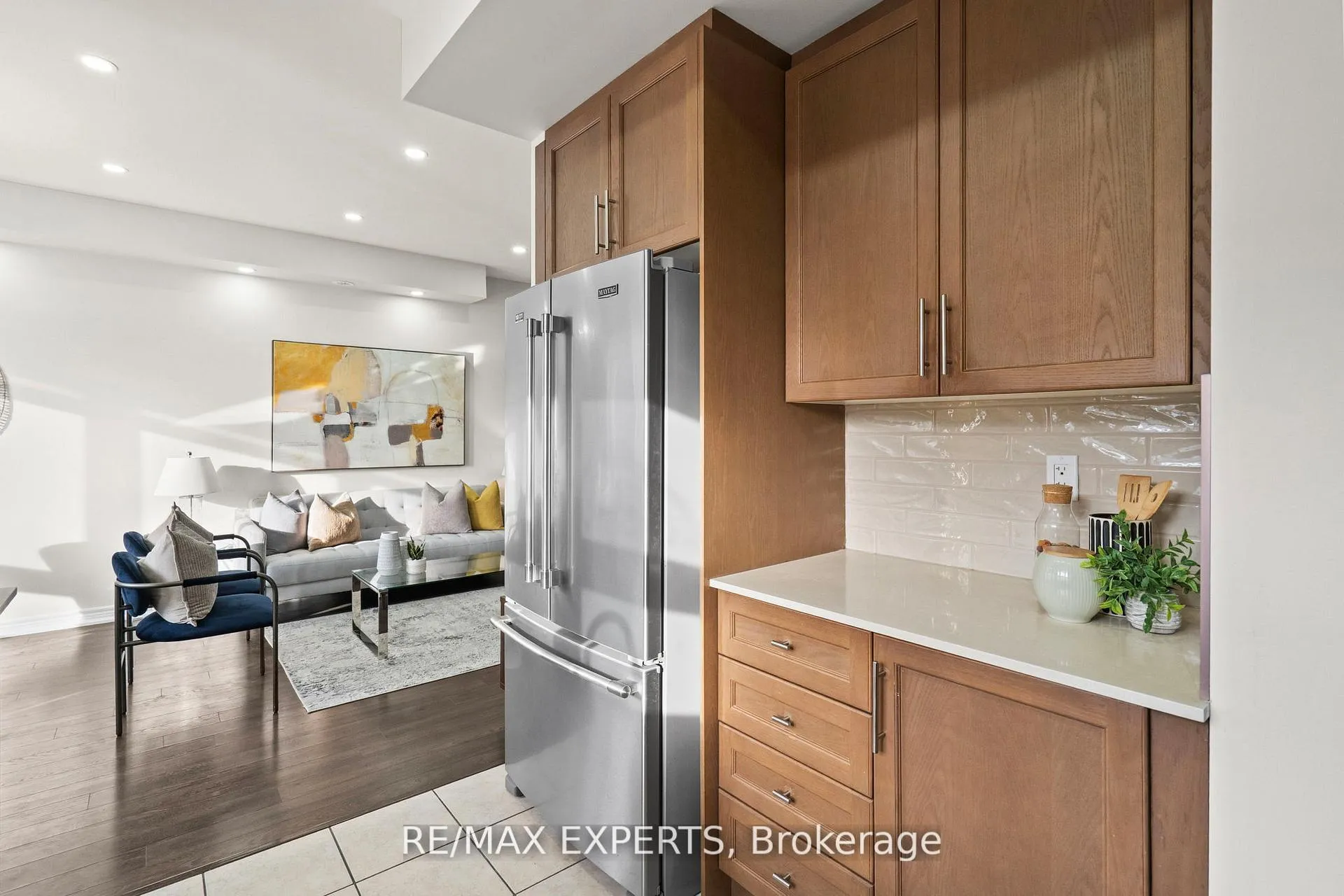 Photo 7 of Unit 16, 125 Kayla Crescent, Vaughan, Maple — HOMEH