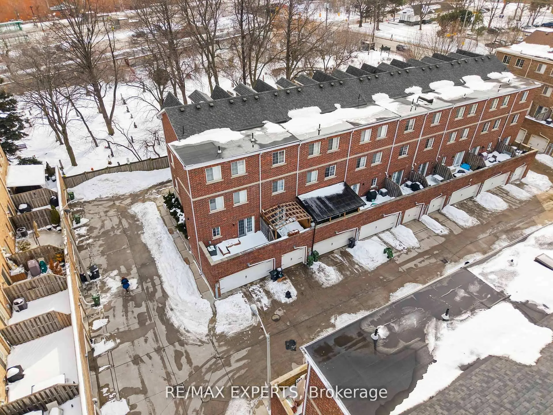 Photo 34 of Unit 16, 125 Kayla Crescent, Vaughan, Maple — HOMEH