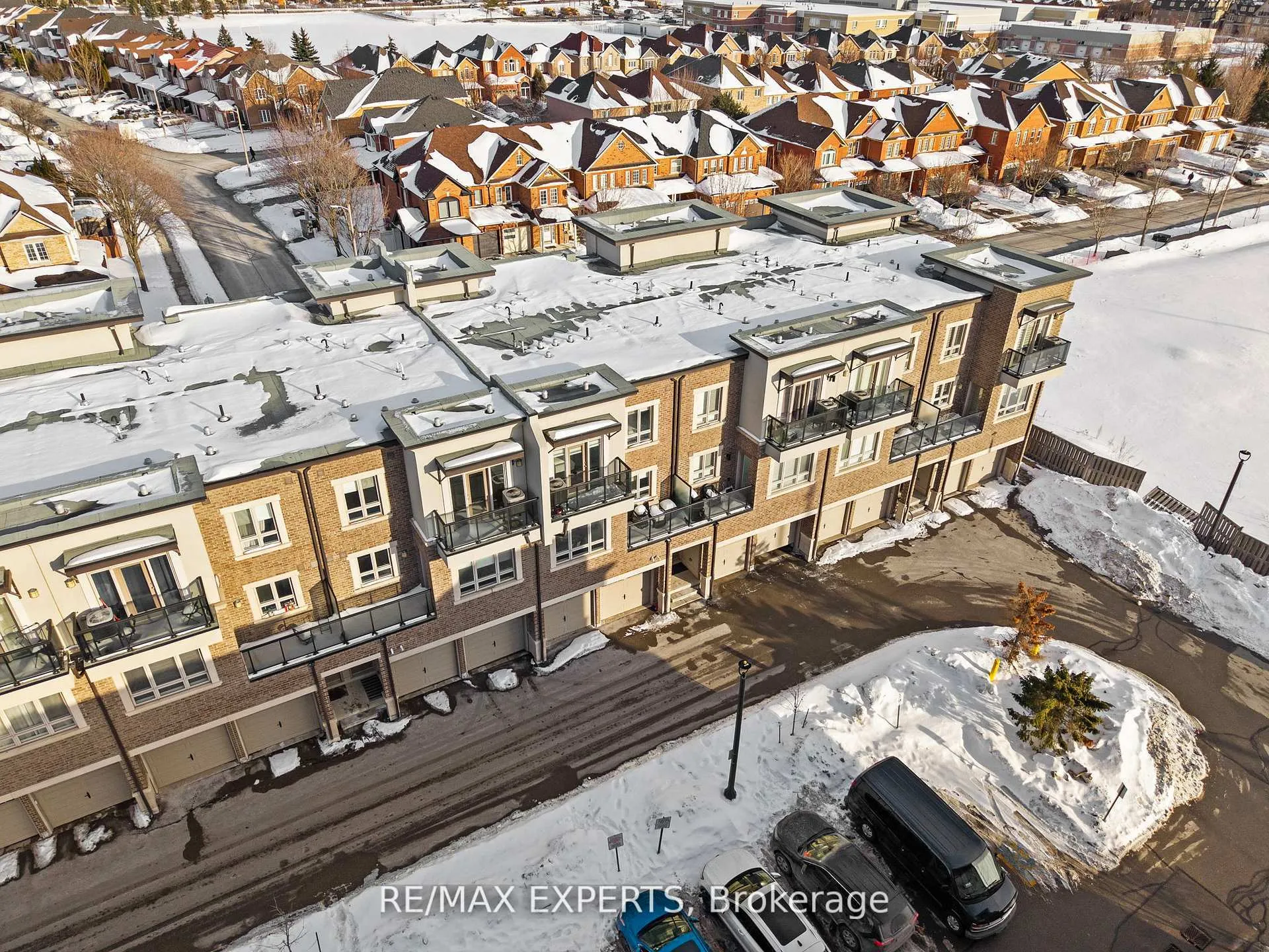 Photo 37 of Unit 16, 125 Kayla Crescent, Vaughan, Maple — HOMEH