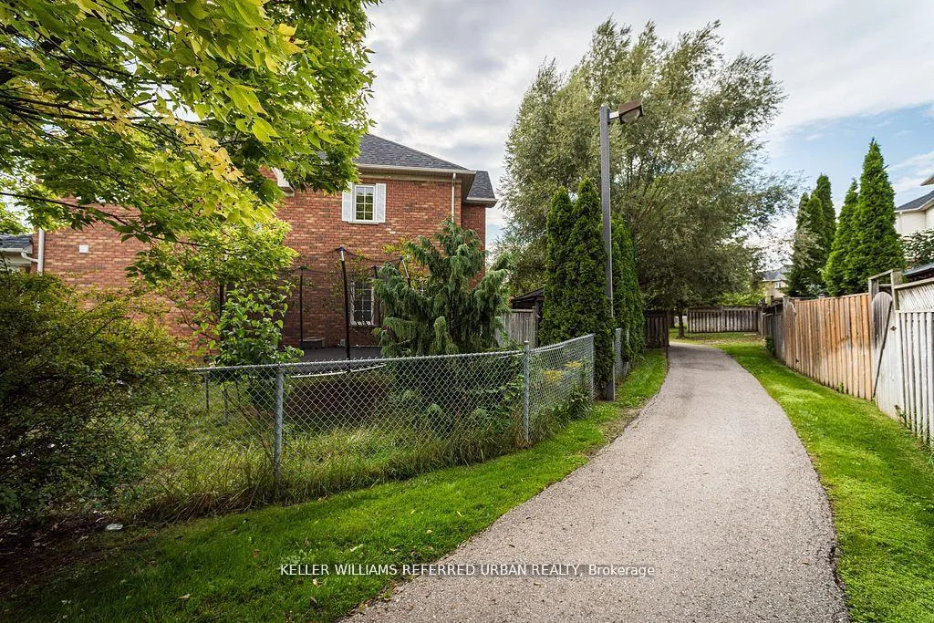 Photo 33 of Unit 68, 16 Sprucedale Way, Whitby, Pringle Creek — HOMEH