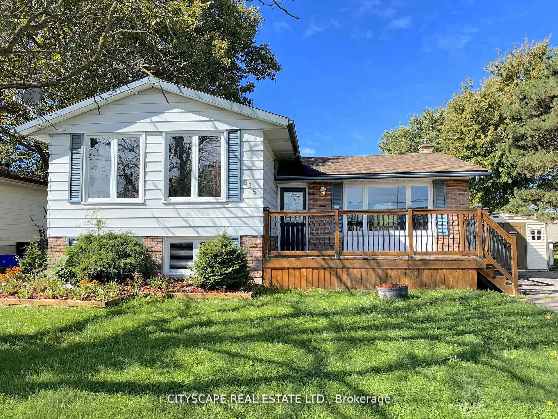 Photo 2 of 515 Grantham Avenue, St. Catharines, Vine/Linwell — HOMEH