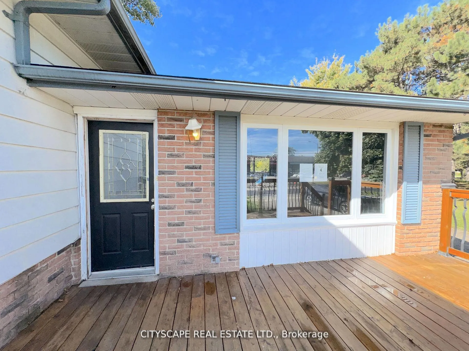Photo 4 of 515 Grantham Avenue, St. Catharines, Vine/Linwell — HOMEH