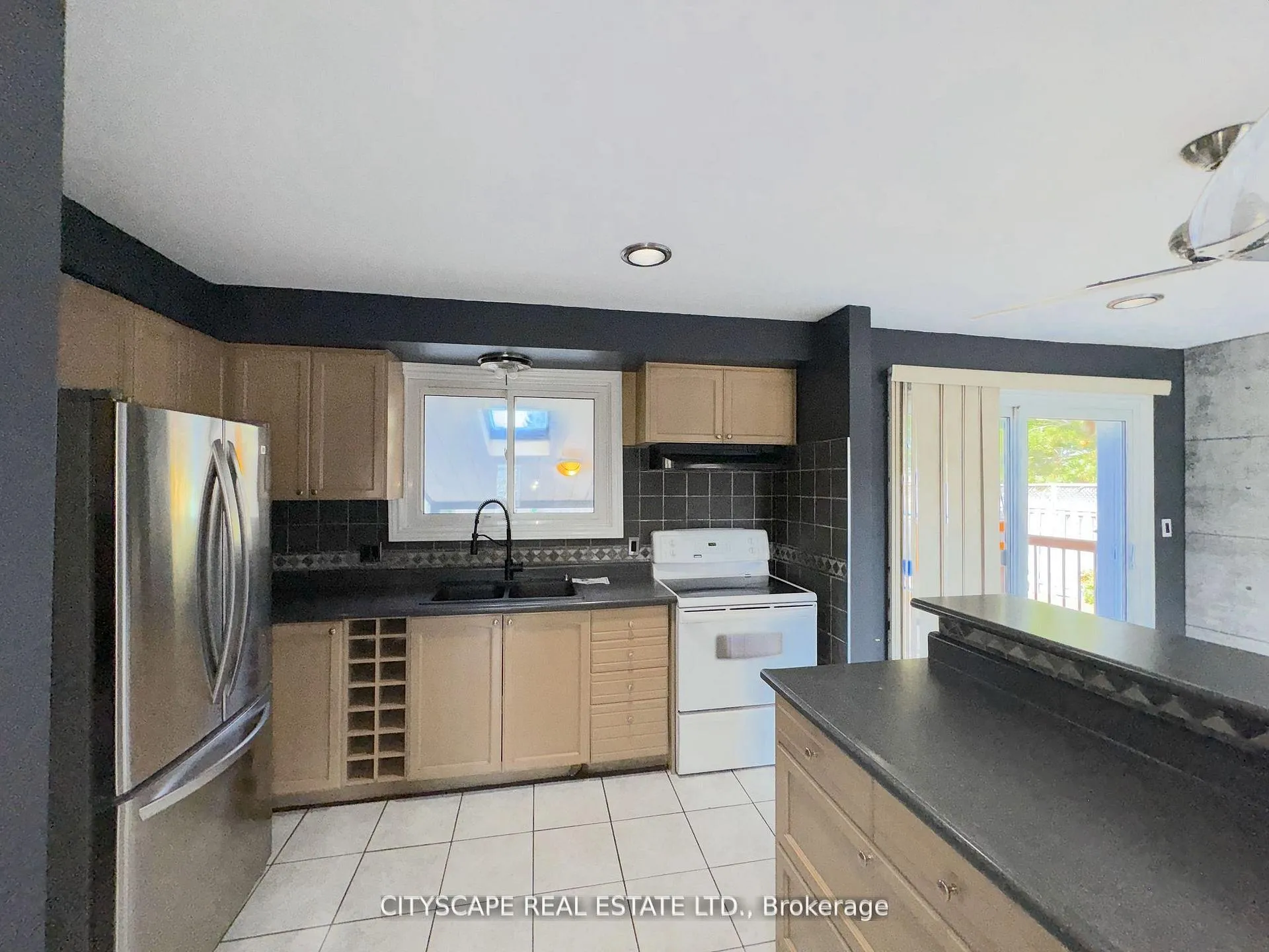 Photo 12 of 515 Grantham Avenue, St. Catharines, Vine/Linwell — HOMEH