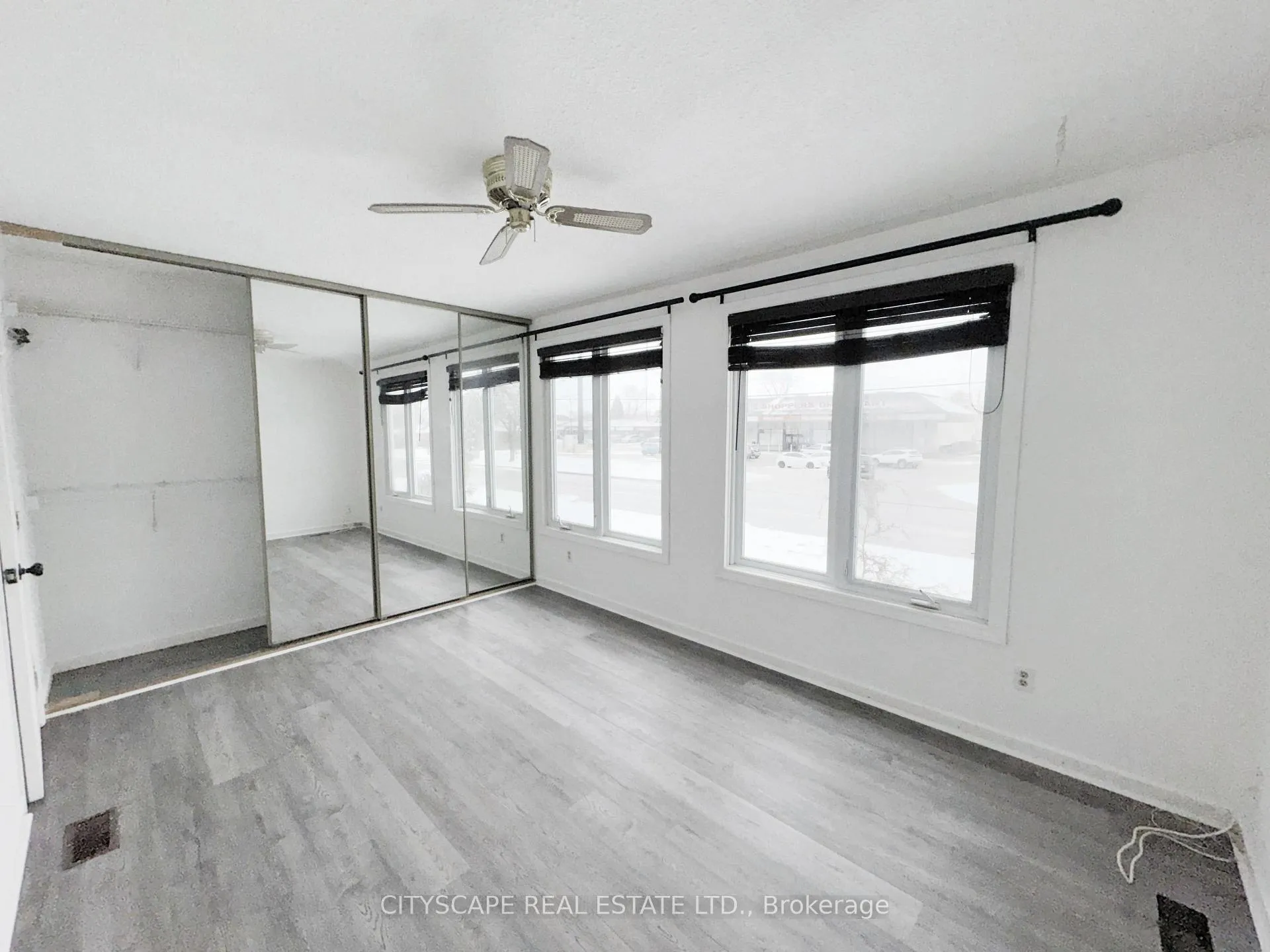 Photo 16 of 515 Grantham Avenue, St. Catharines, Vine/Linwell — HOMEH