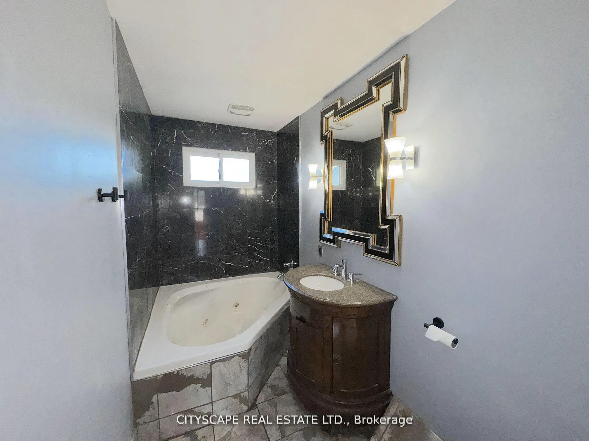 Photo 25 of 515 Grantham Avenue, St. Catharines, Vine/Linwell — HOMEH