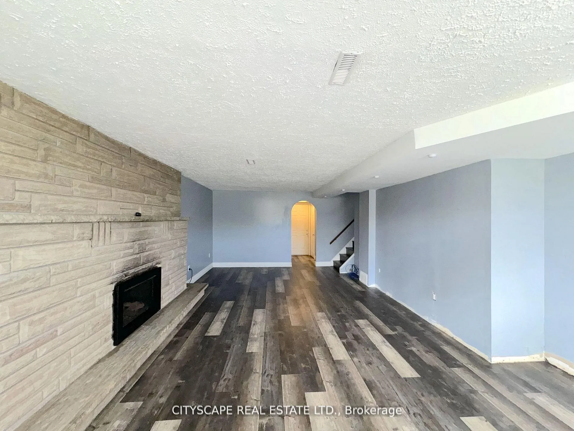 Photo 32 of 515 Grantham Avenue, St. Catharines, Vine/Linwell — HOMEH