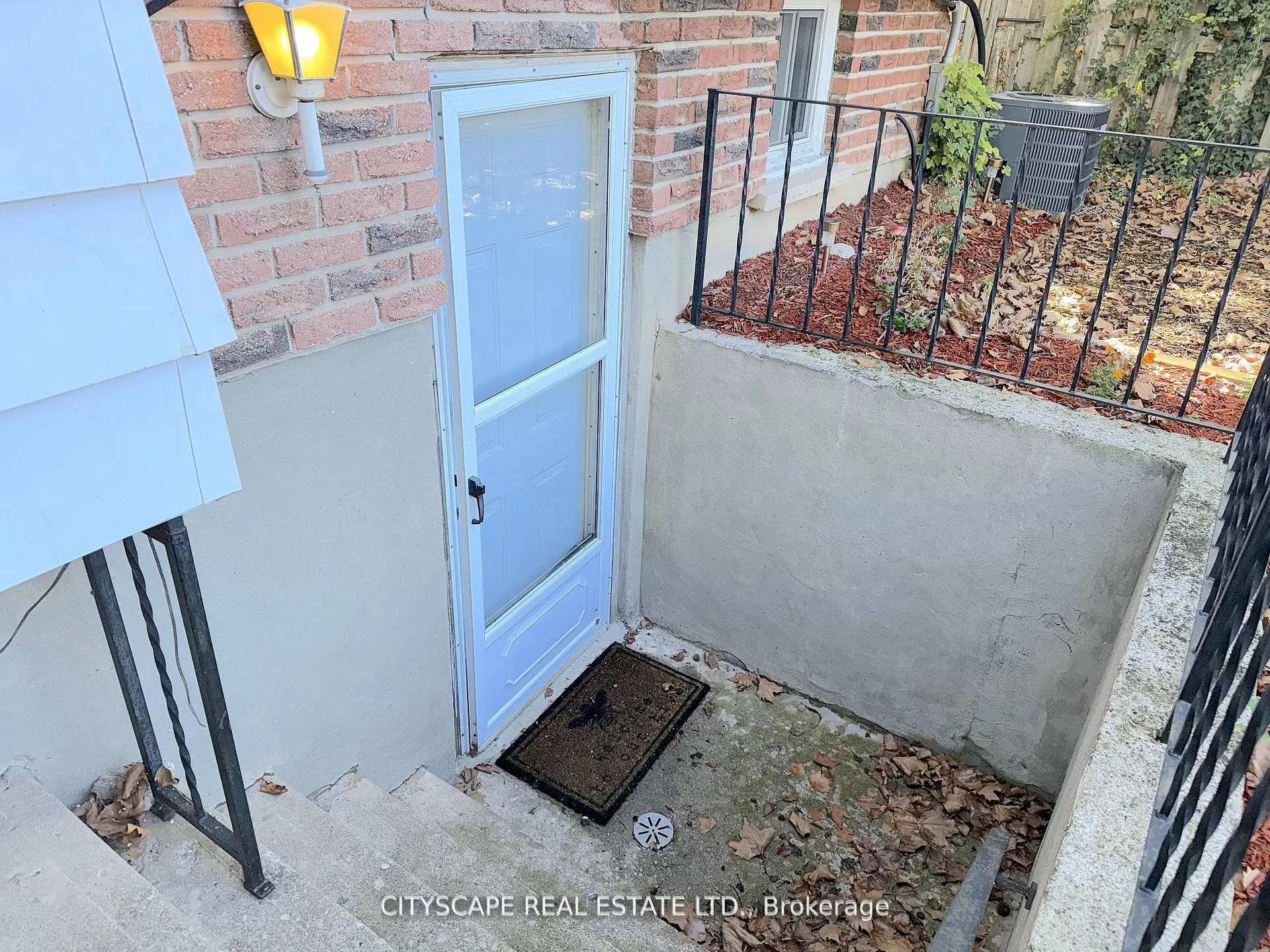 Photo 45 of 515 Grantham Avenue, St. Catharines, Vine/Linwell — HOMEH