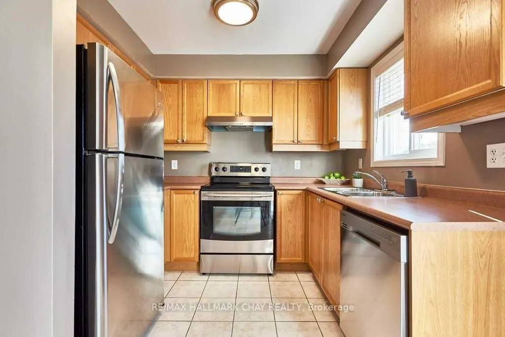 Photo 7 of 129 Kirkland Place, Whitby, Williamsburg — HOMEH