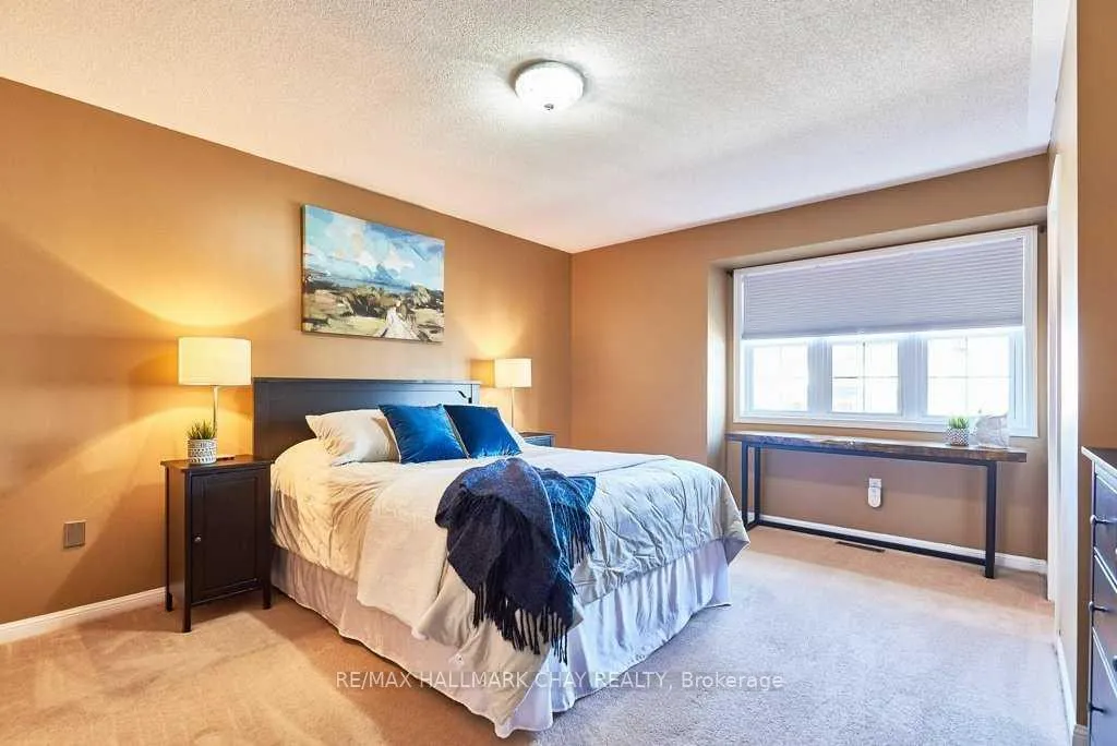 Photo 10 of 129 Kirkland Place, Whitby, Williamsburg — HOMEH