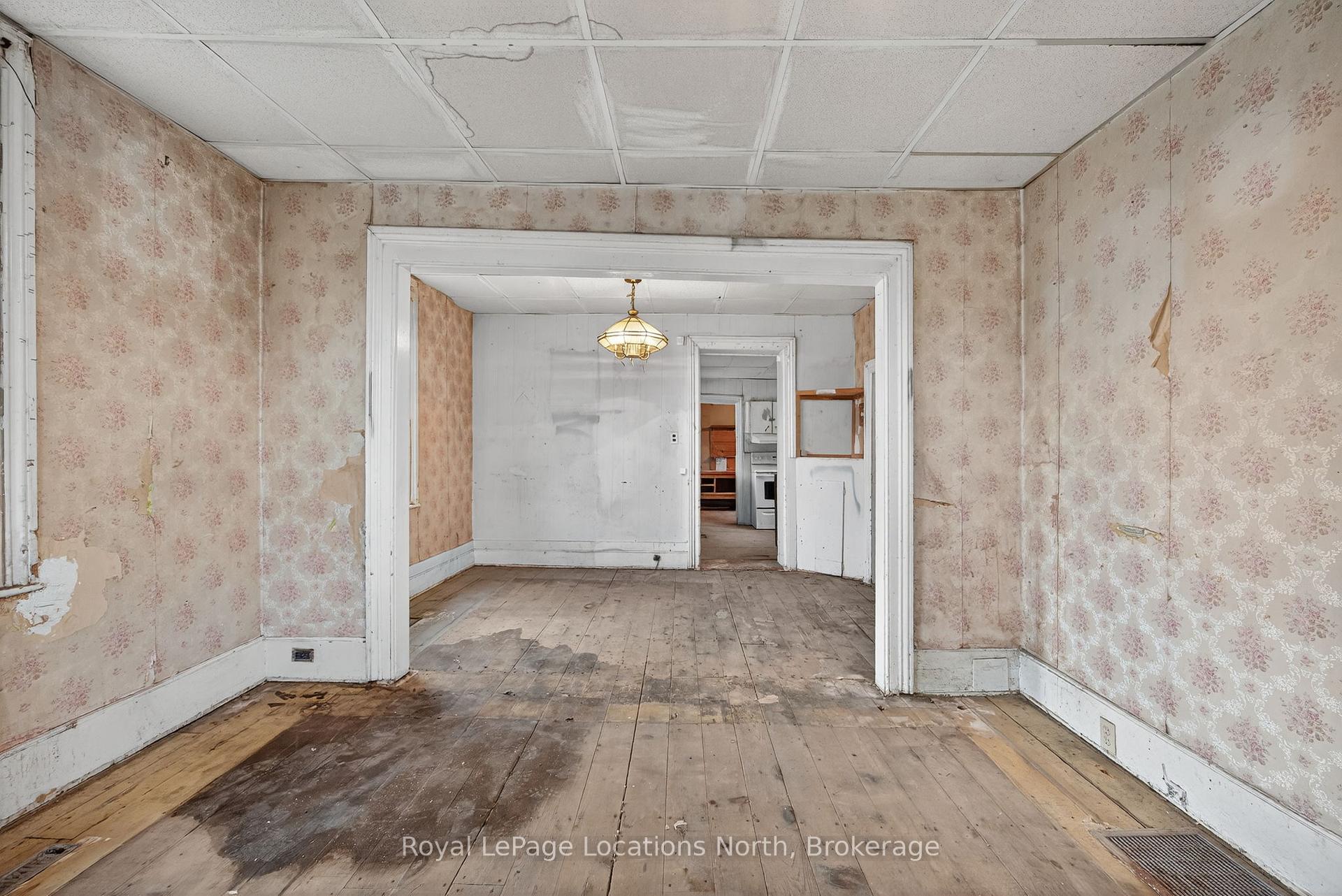 Photo 6 of 54 Cook Street, Meaford — HOMEH