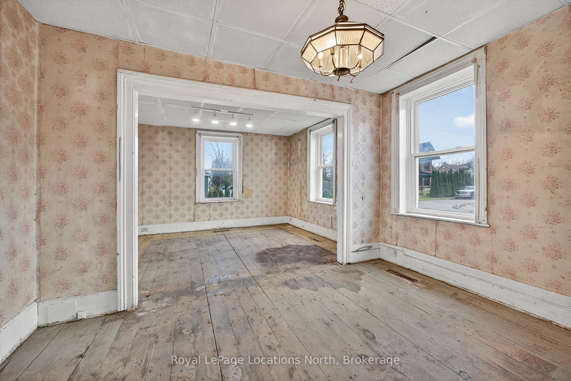 Photo 10 of 54 Cook Street, Meaford — HOMEH