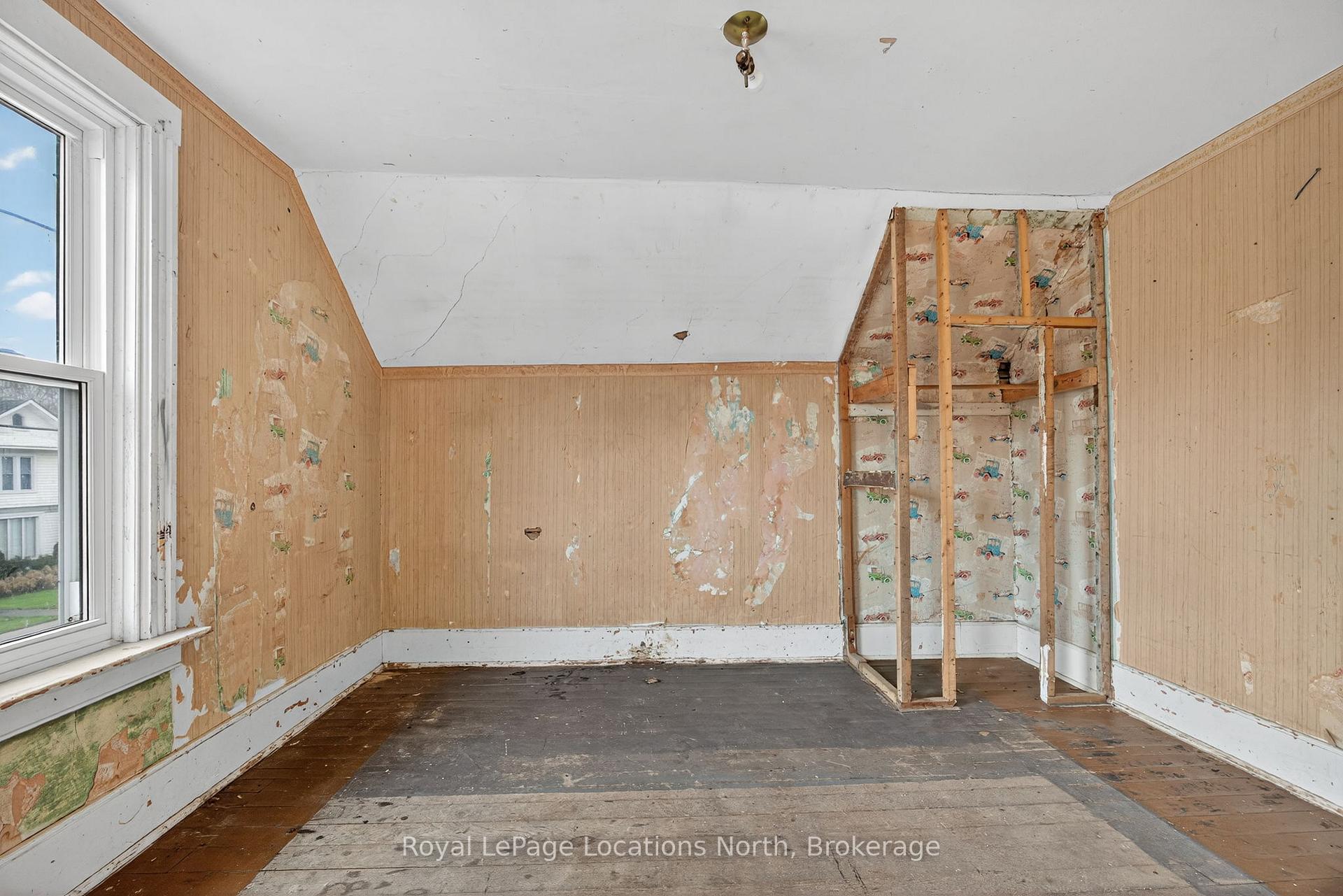 Photo 22 of 54 Cook Street, Meaford — HOMEH