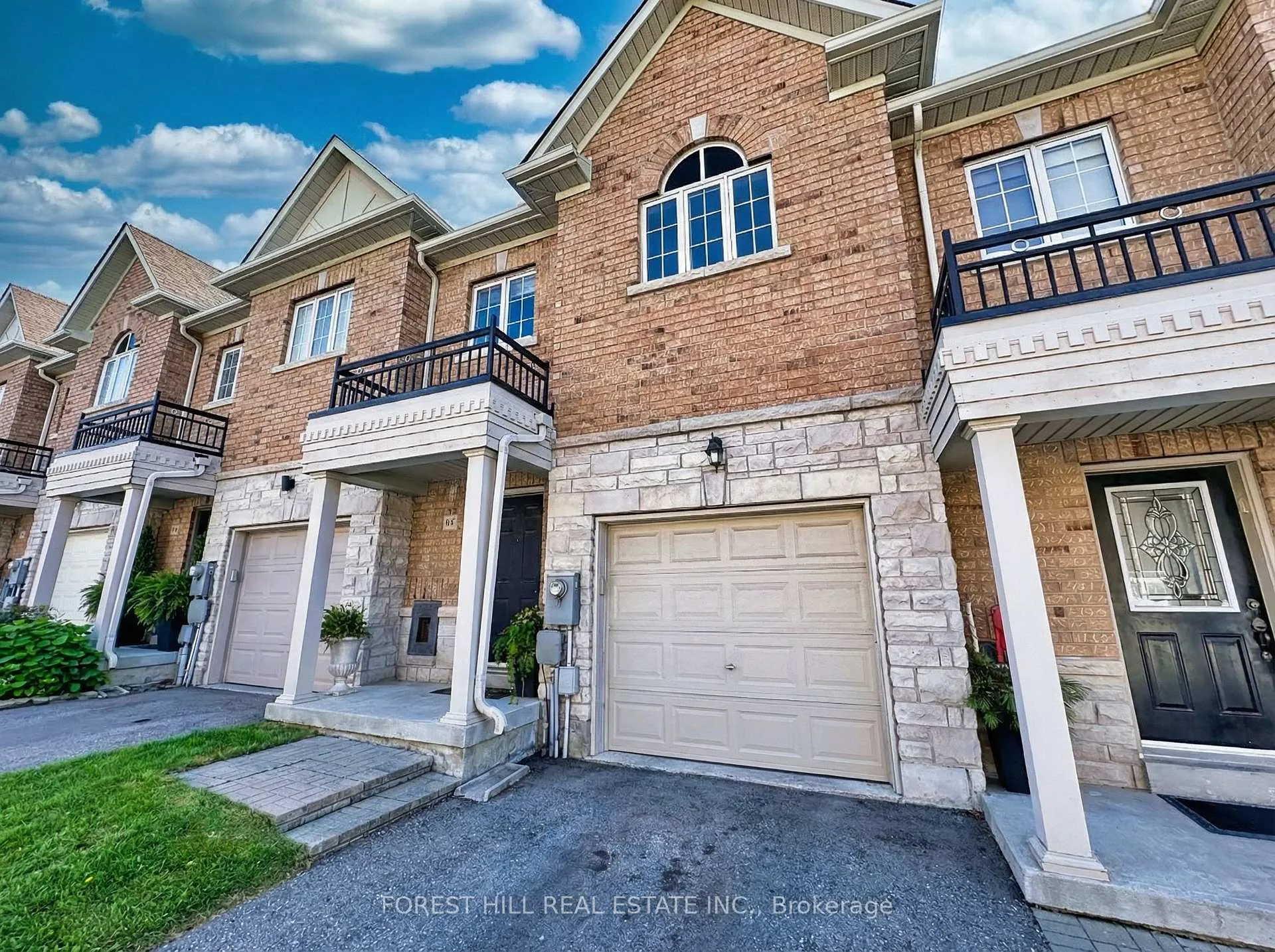 Front of Unit 14, 8777 Dufferin Street