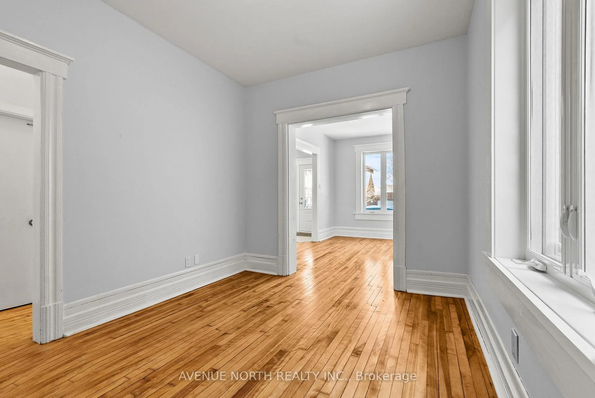 Photo 5 of 48 Leonard Avenue, Ottawa, Old Ottawa South — HOMEH