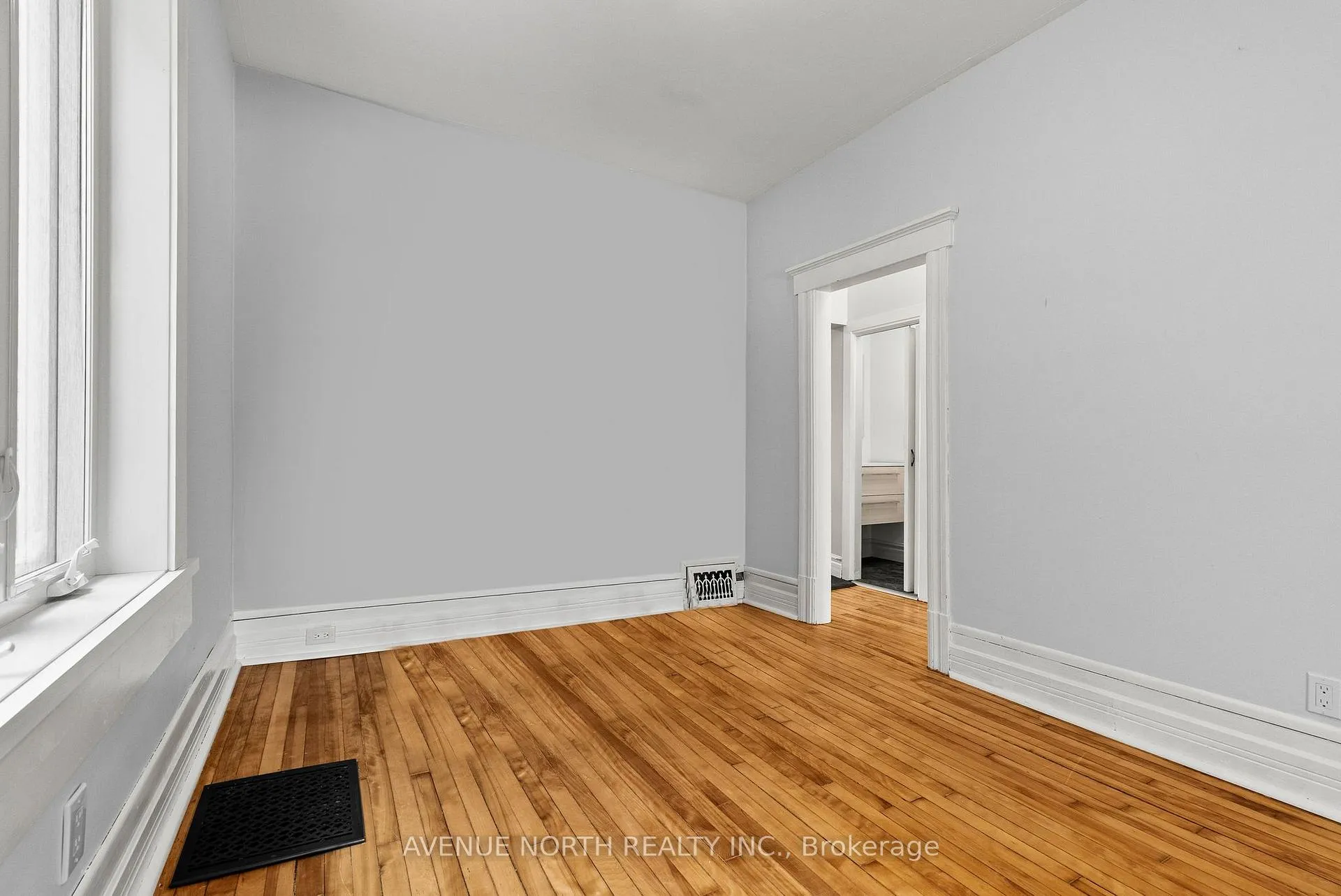 Photo 7 of 48 Leonard Avenue, Ottawa, Old Ottawa South — HOMEH