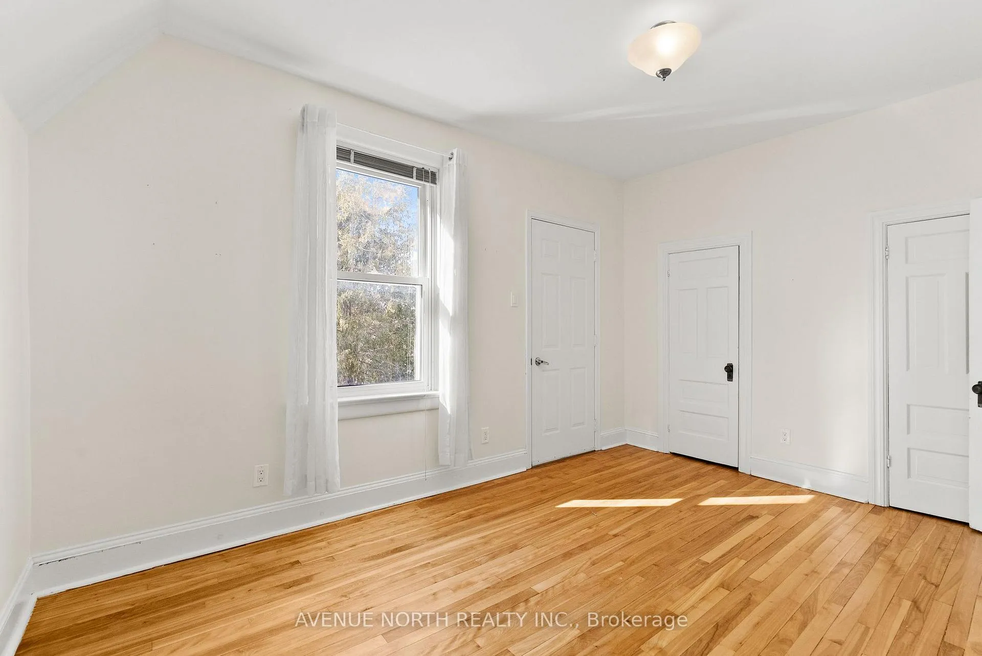 Photo 24 of 48 Leonard Avenue, Ottawa, Old Ottawa South — HOMEH