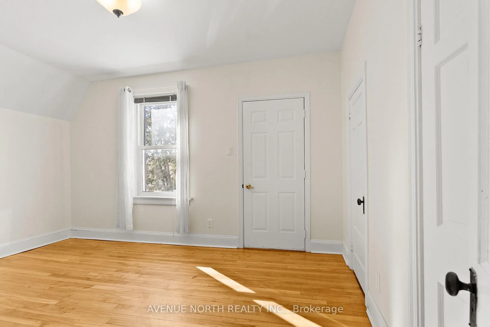 Photo 25 of 48 Leonard Avenue, Ottawa, Old Ottawa South — HOMEH