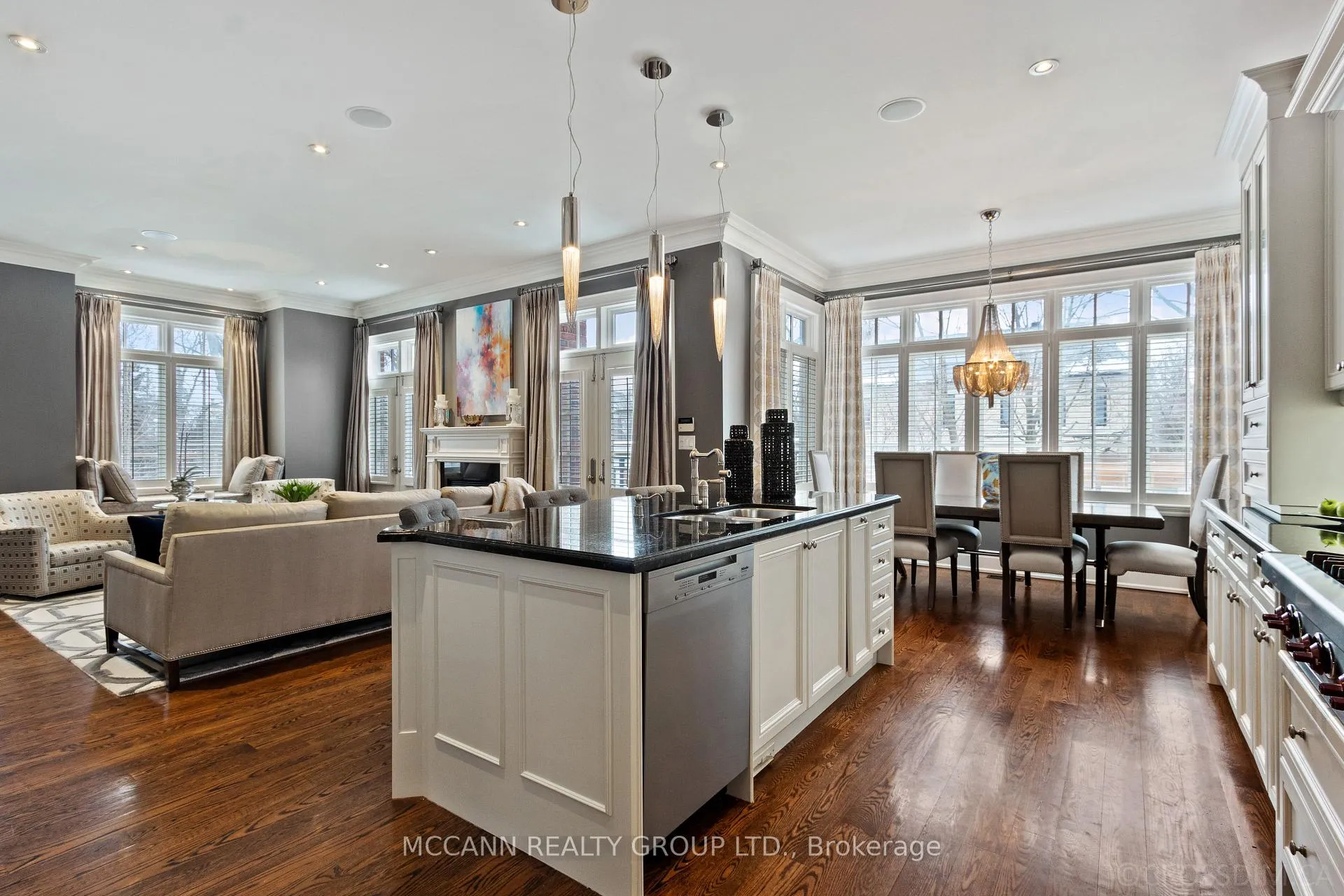 Photo 13 of 21 De Vere Gardens, Toronto, Bedford Park-Nortown — HOMEH