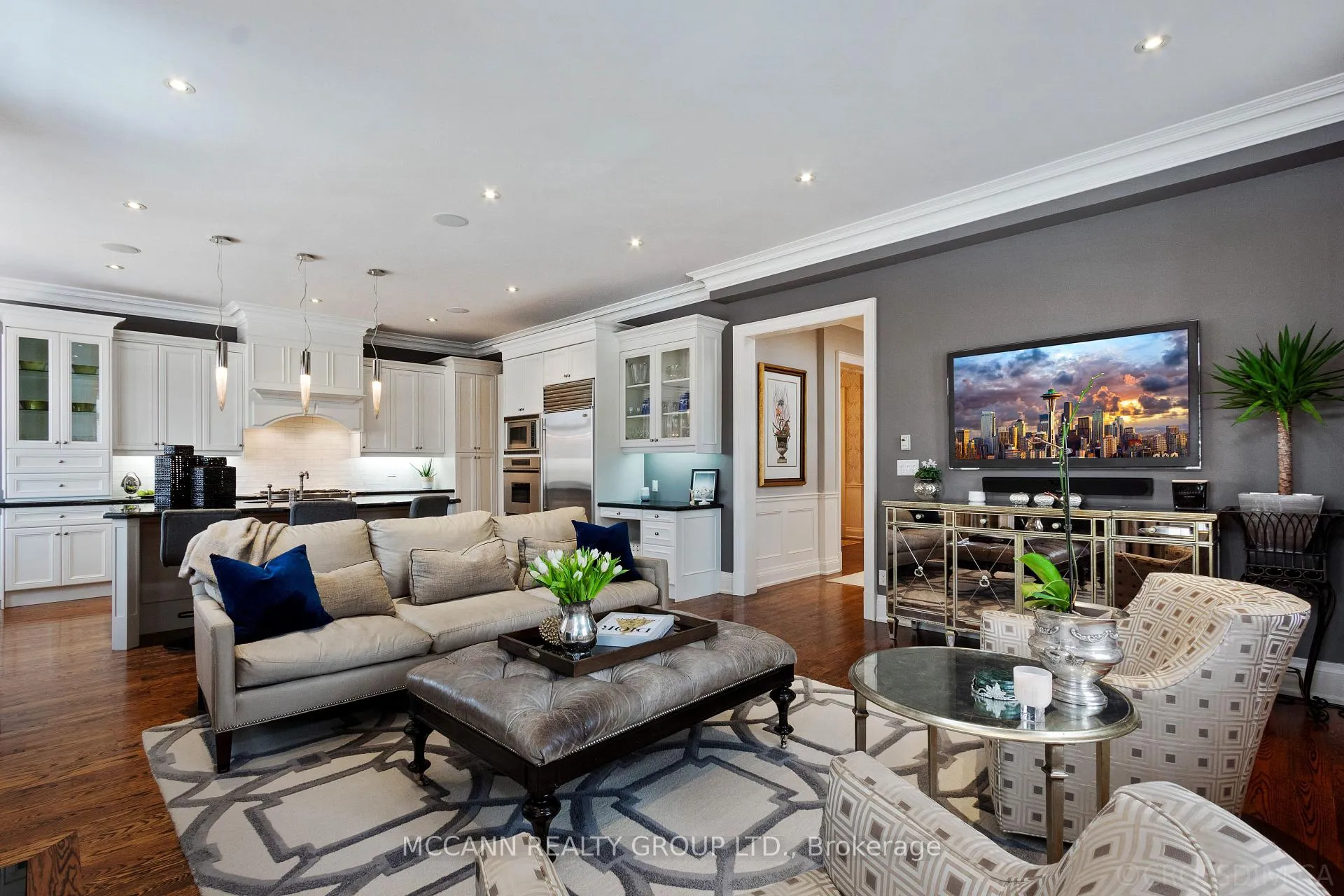 Photo 15 of 21 De Vere Gardens, Toronto, Bedford Park-Nortown — HOMEH