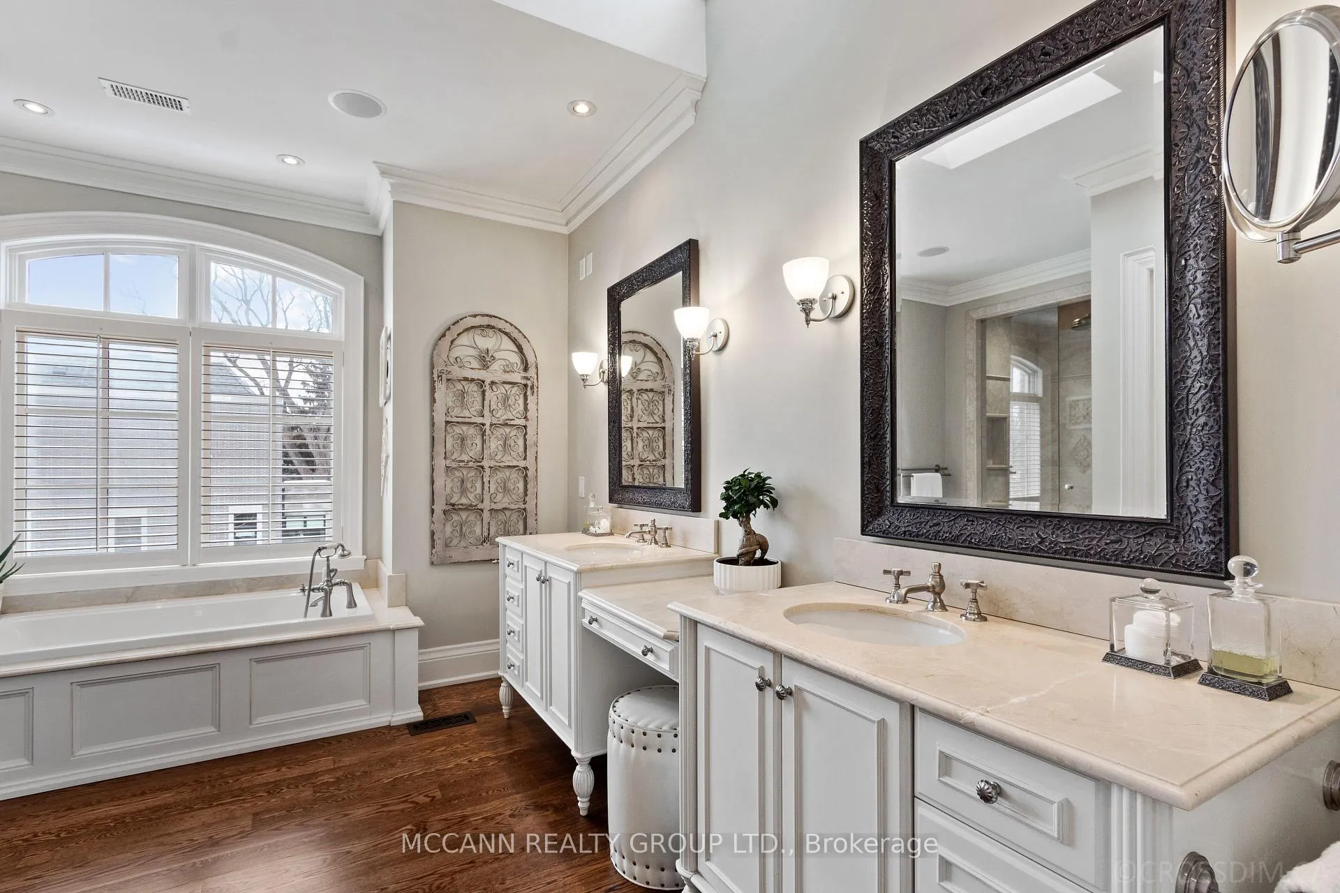 Photo 27 of 21 De Vere Gardens, Toronto, Bedford Park-Nortown — HOMEH