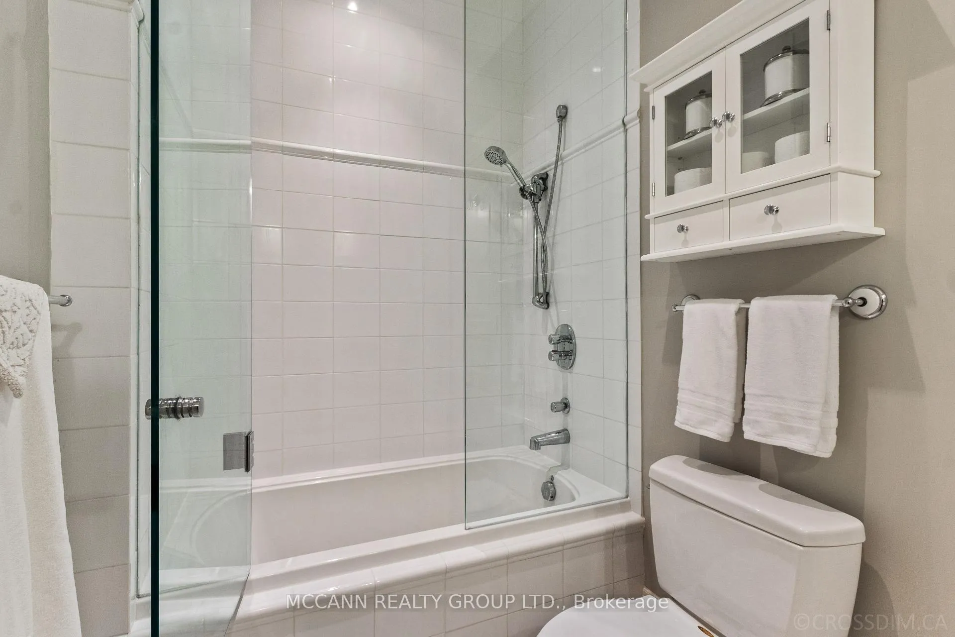 Photo 31 of 21 De Vere Gardens, Toronto, Bedford Park-Nortown — HOMEH