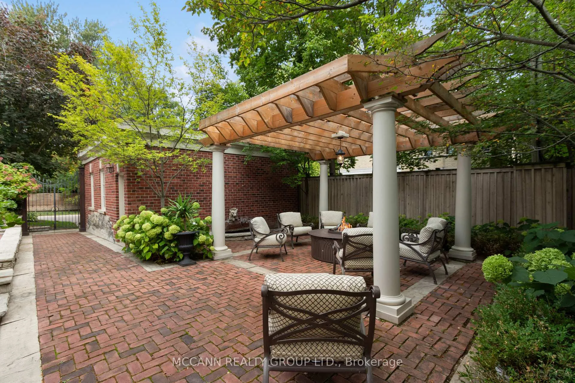Photo 46 of 21 De Vere Gardens, Toronto, Bedford Park-Nortown — HOMEH